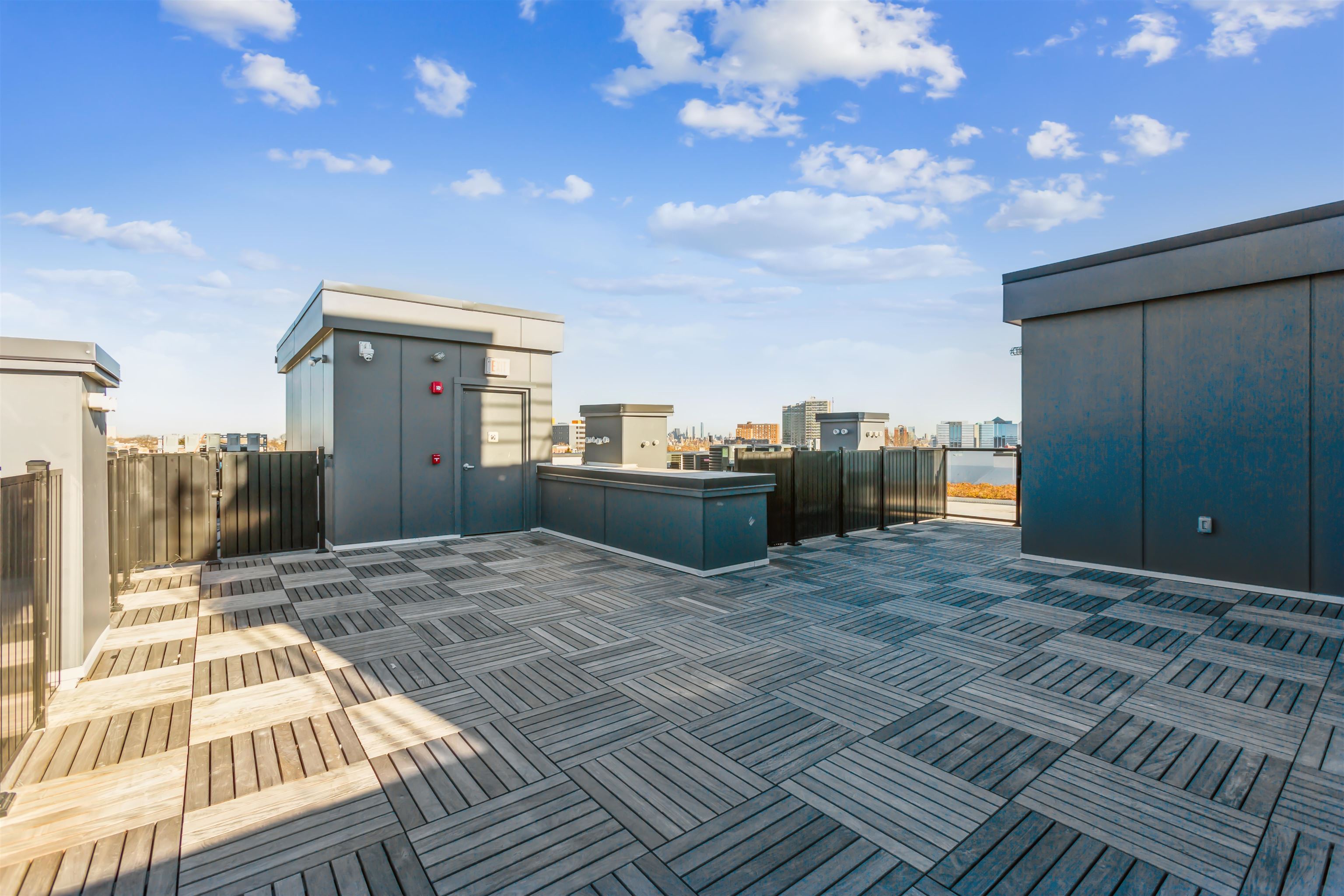 348 BALDWIN AVE Unit: 504