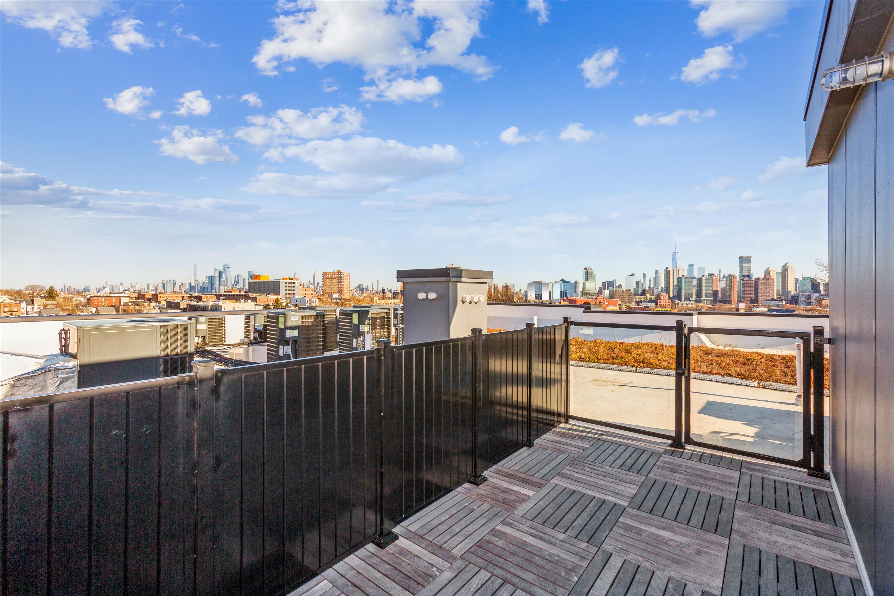 348 BALDWIN AVE Unit: 504