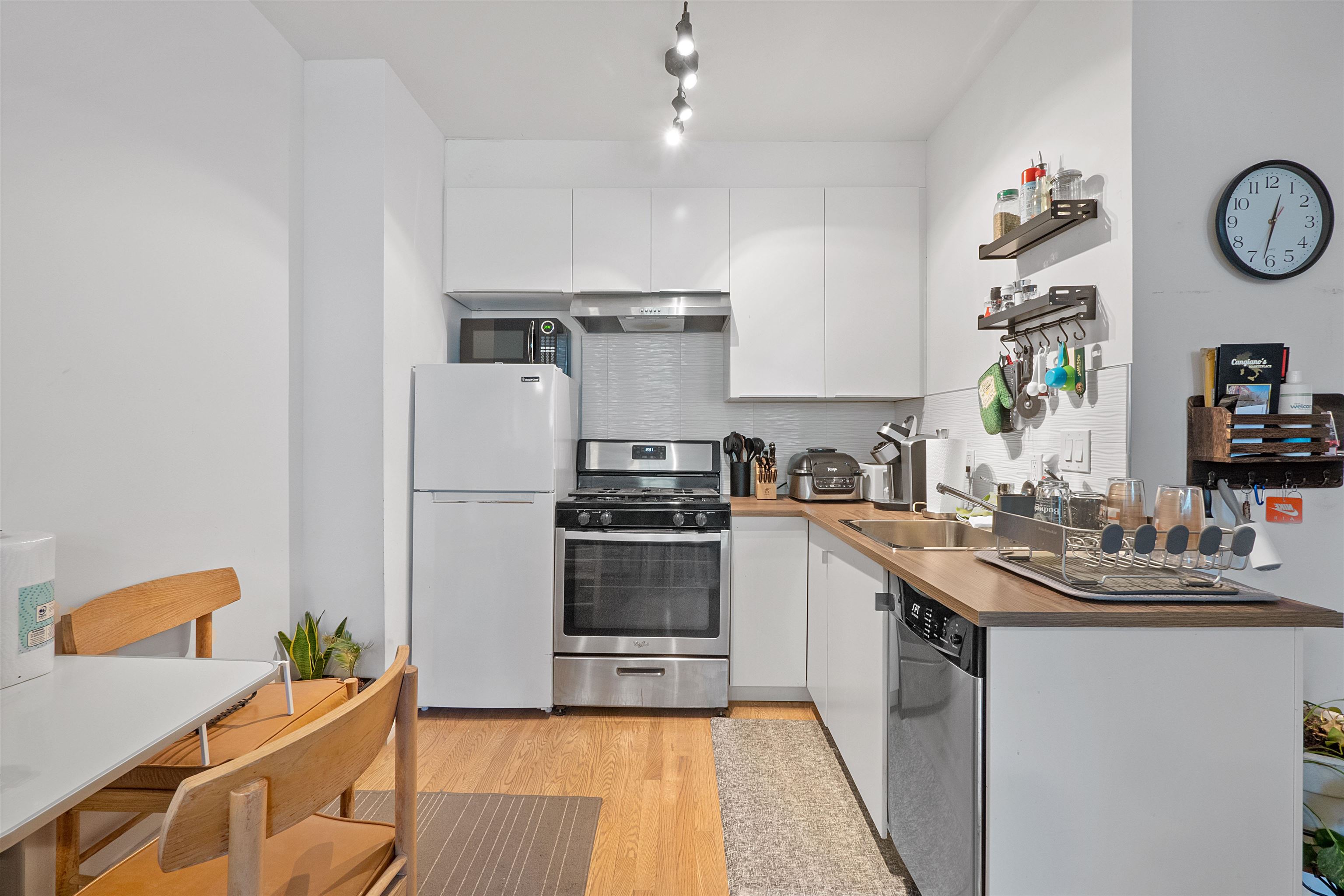 364 GROVE ST Unit: 3