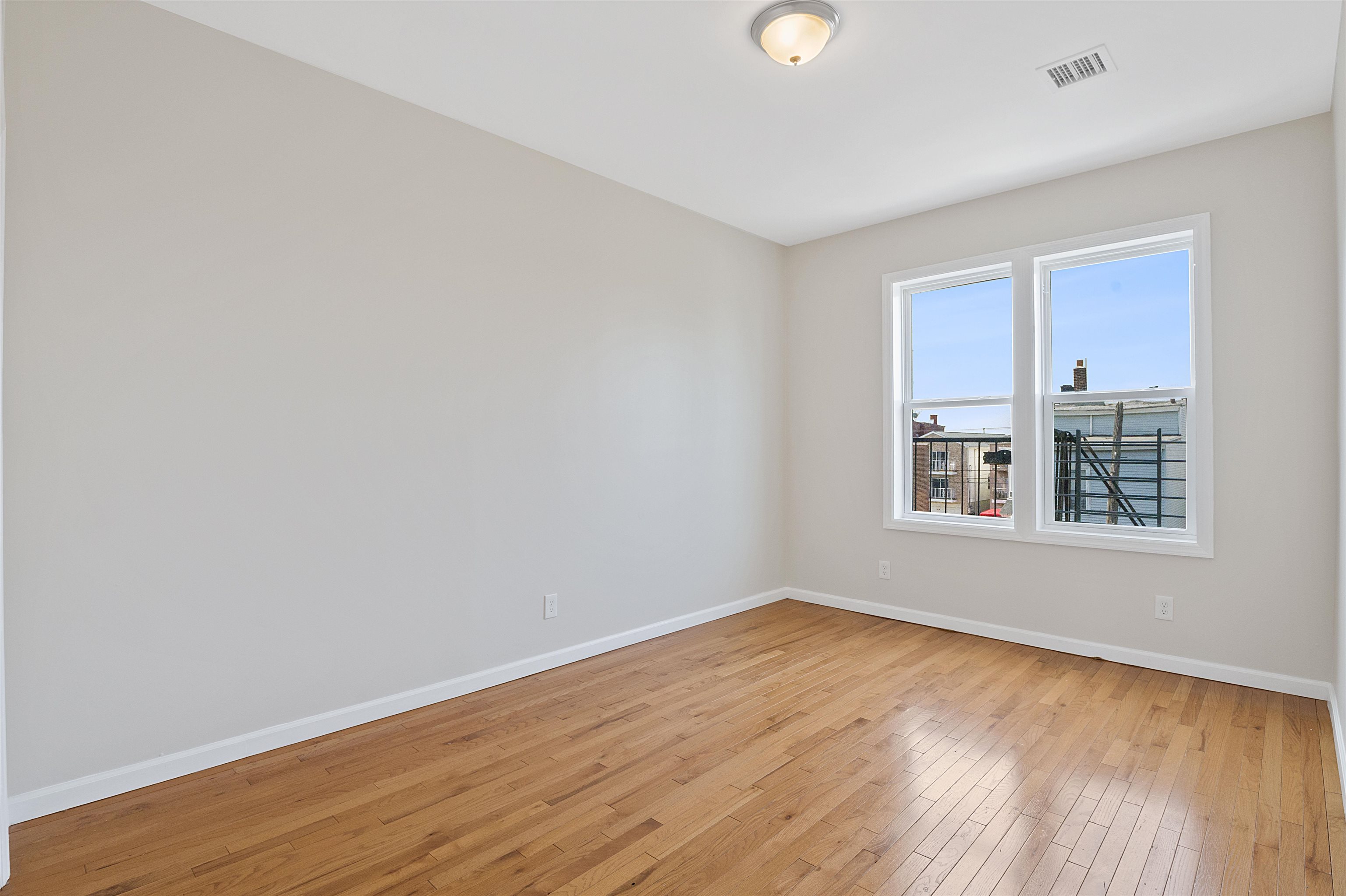 37 LONG ST