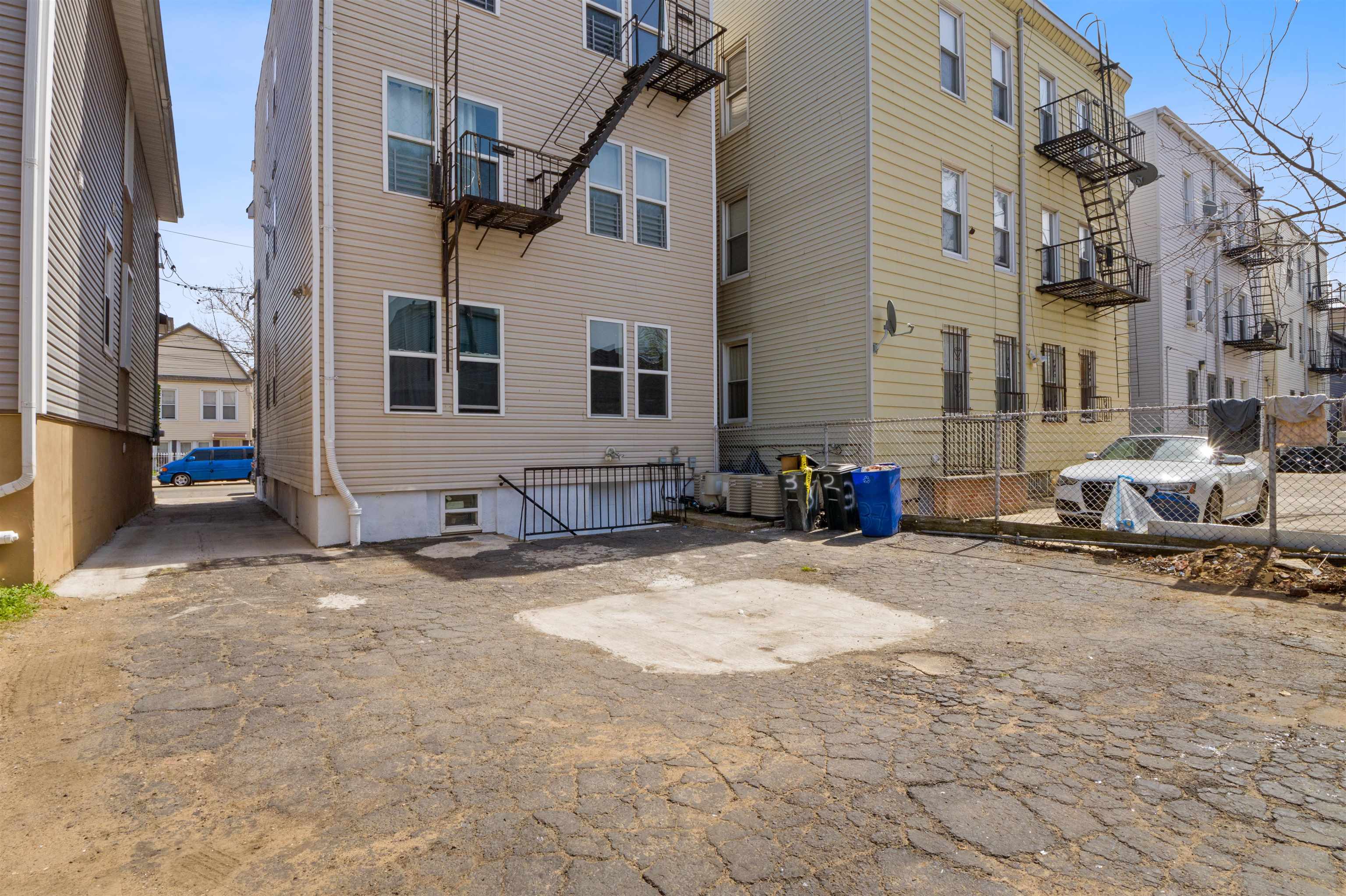 37 LONG ST