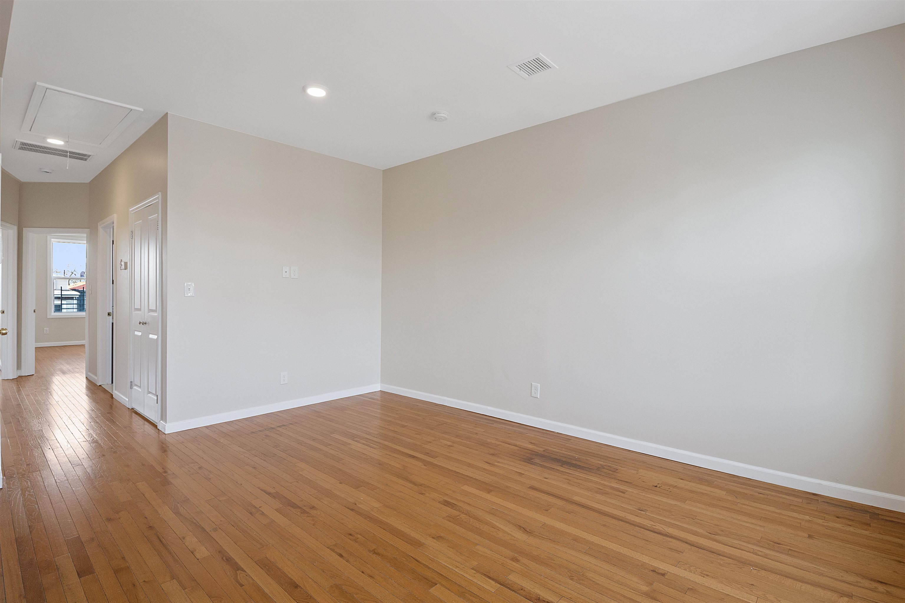 37 LONG ST