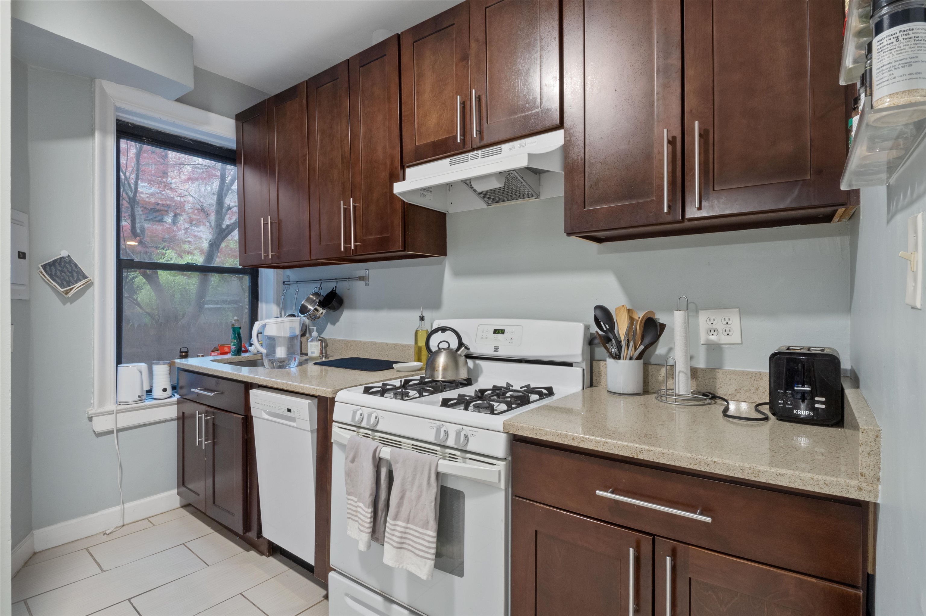 247 MONTGOMERY ST Unit: 2