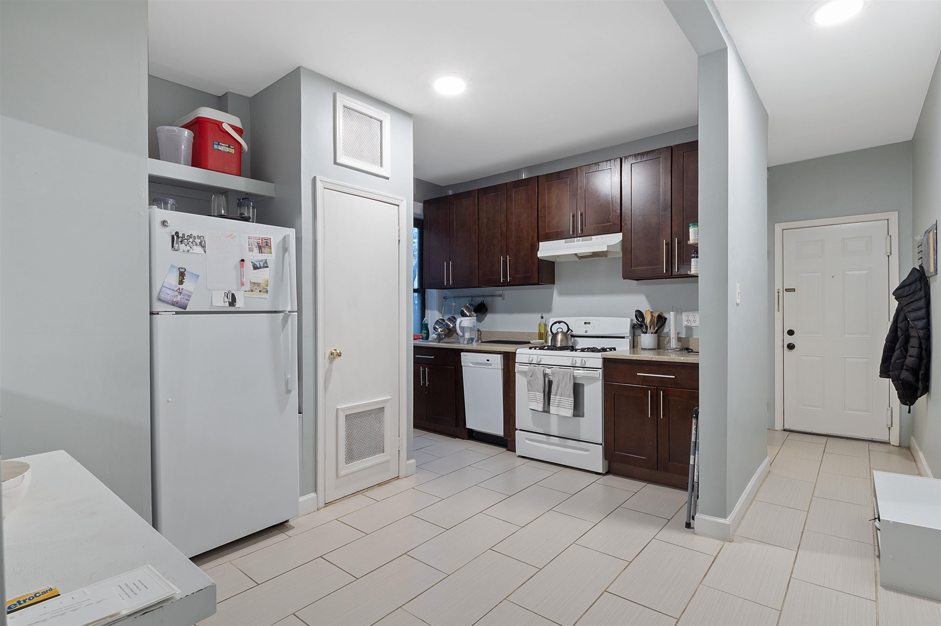 247 MONTGOMERY ST Unit: 2