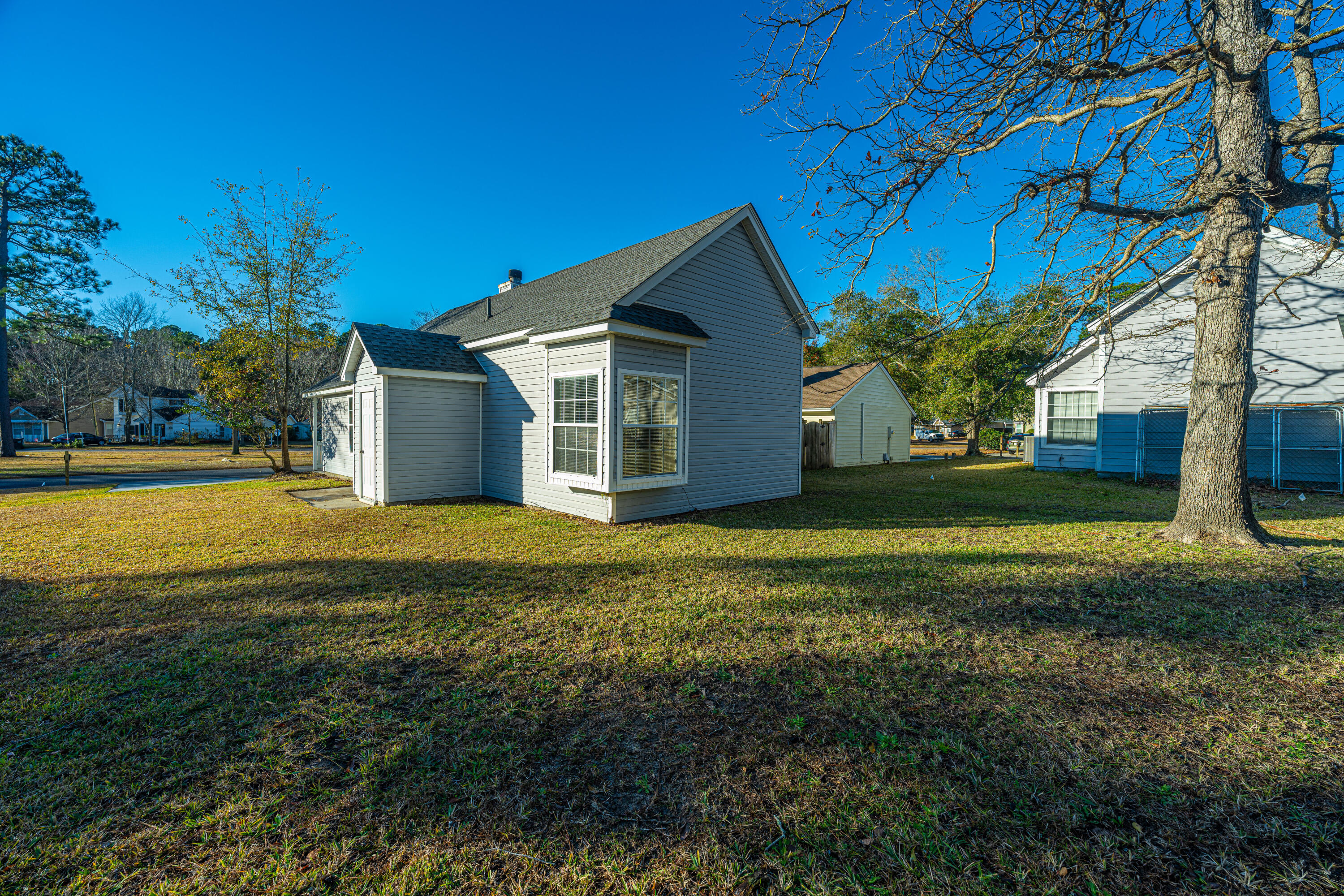 411 Hedge Way