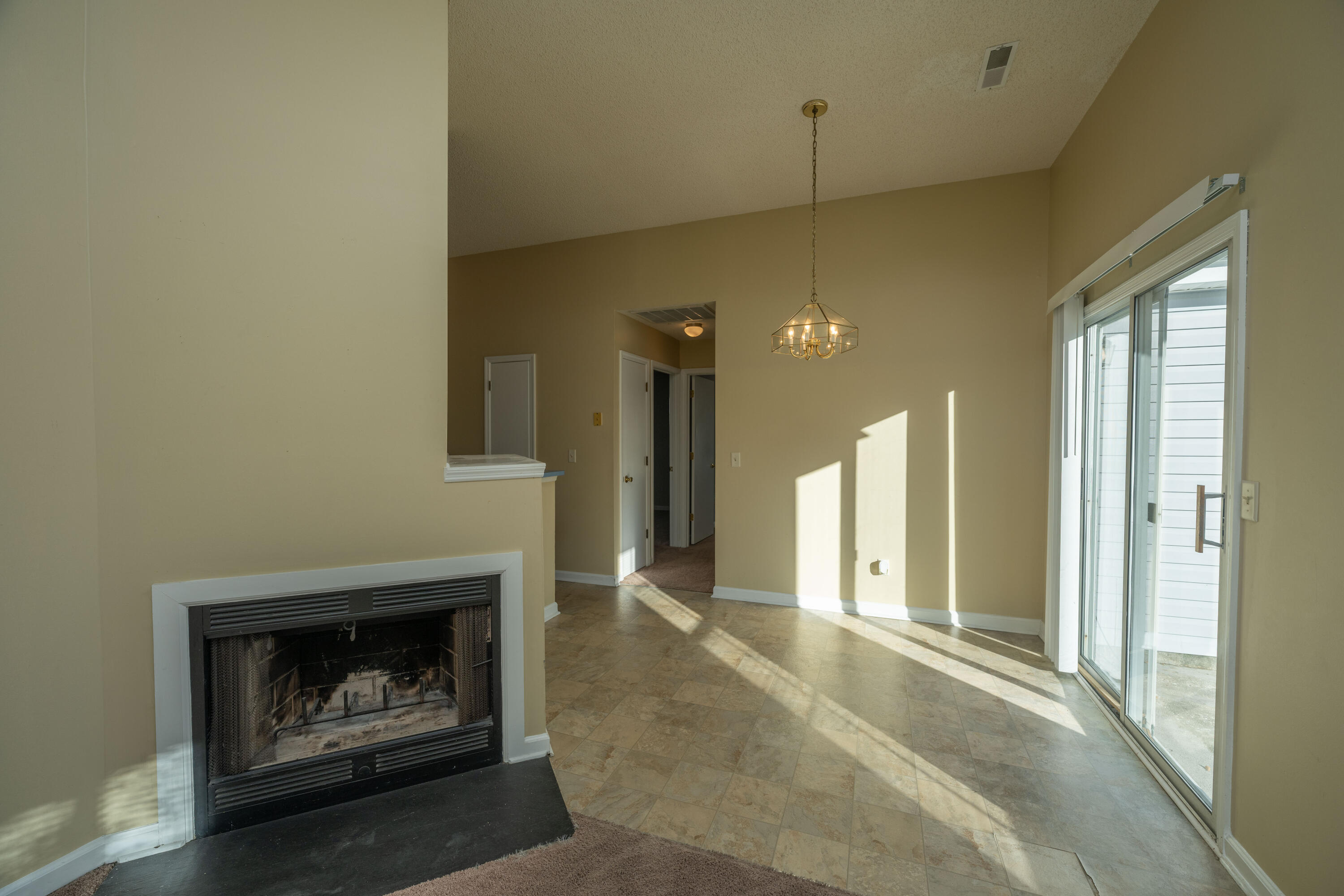 411 Hedge Way