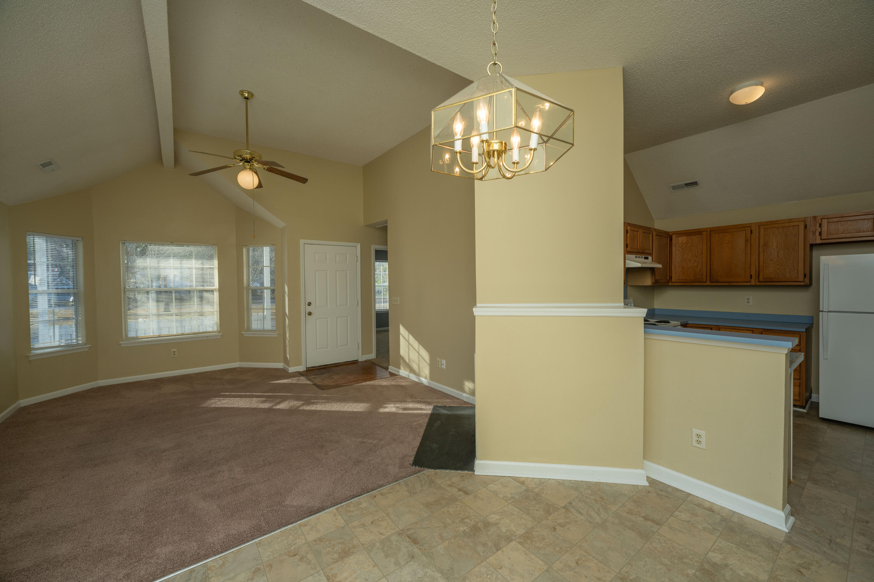 411 Hedge Way