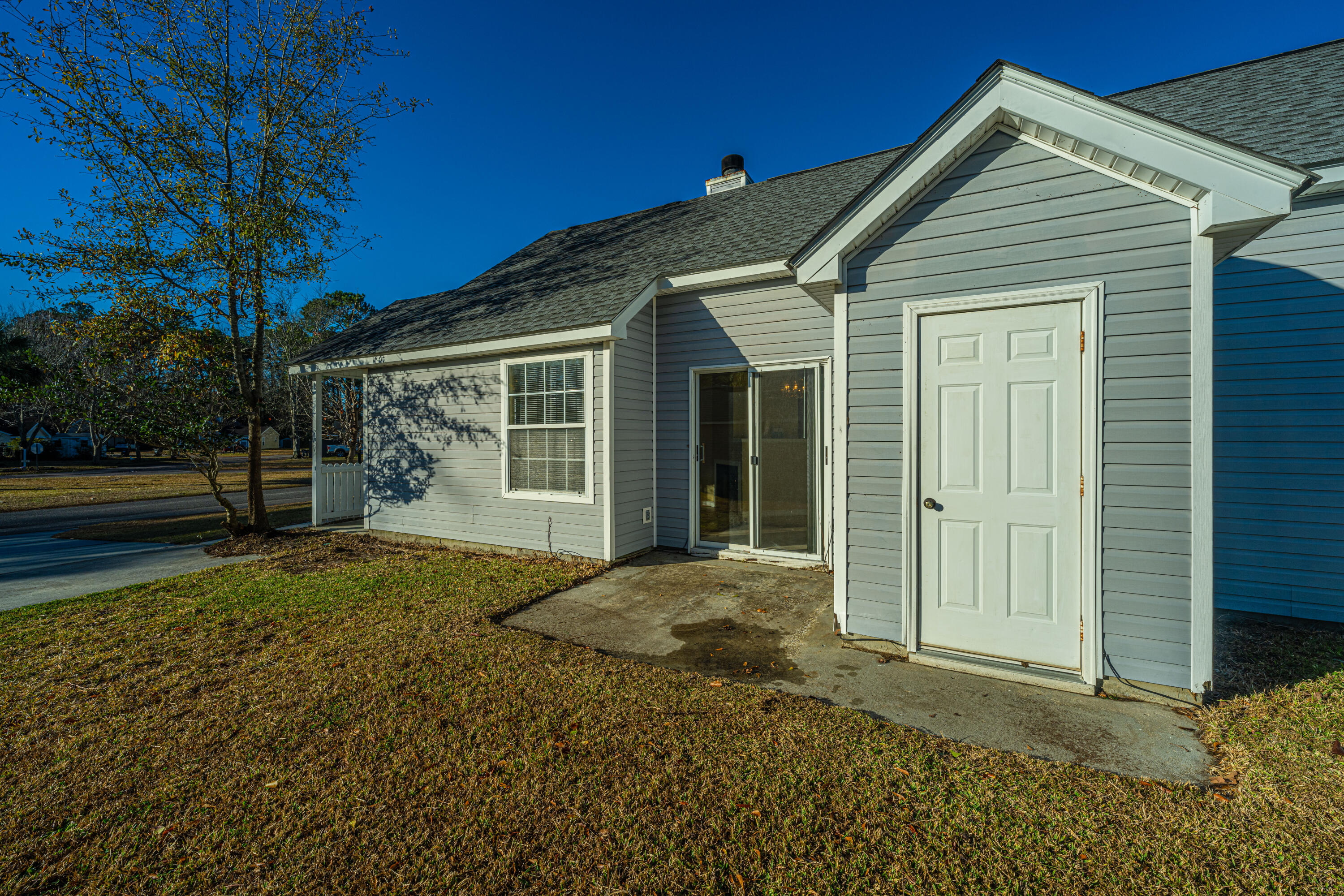 411 Hedge Way
