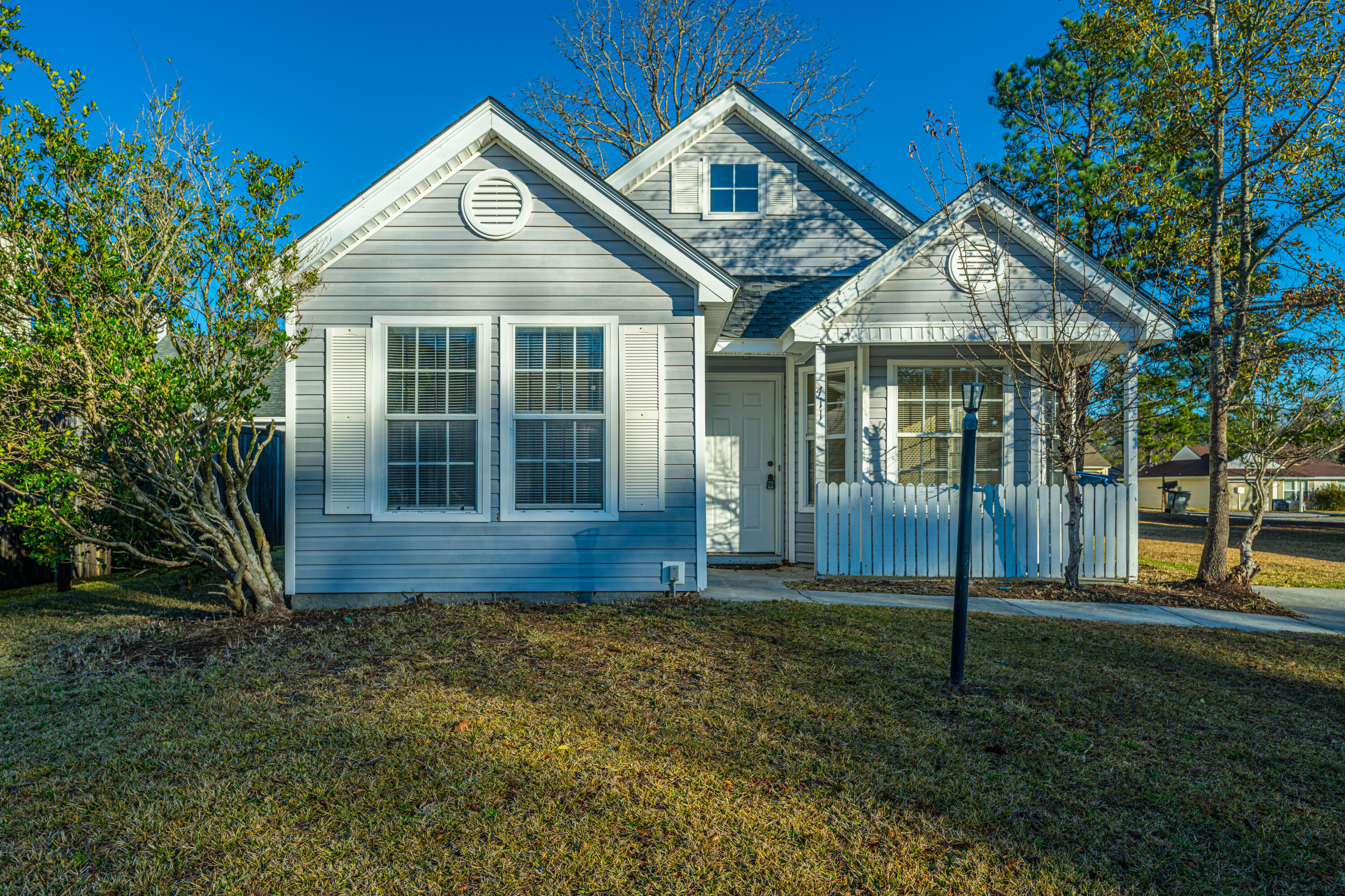411 Hedge Way