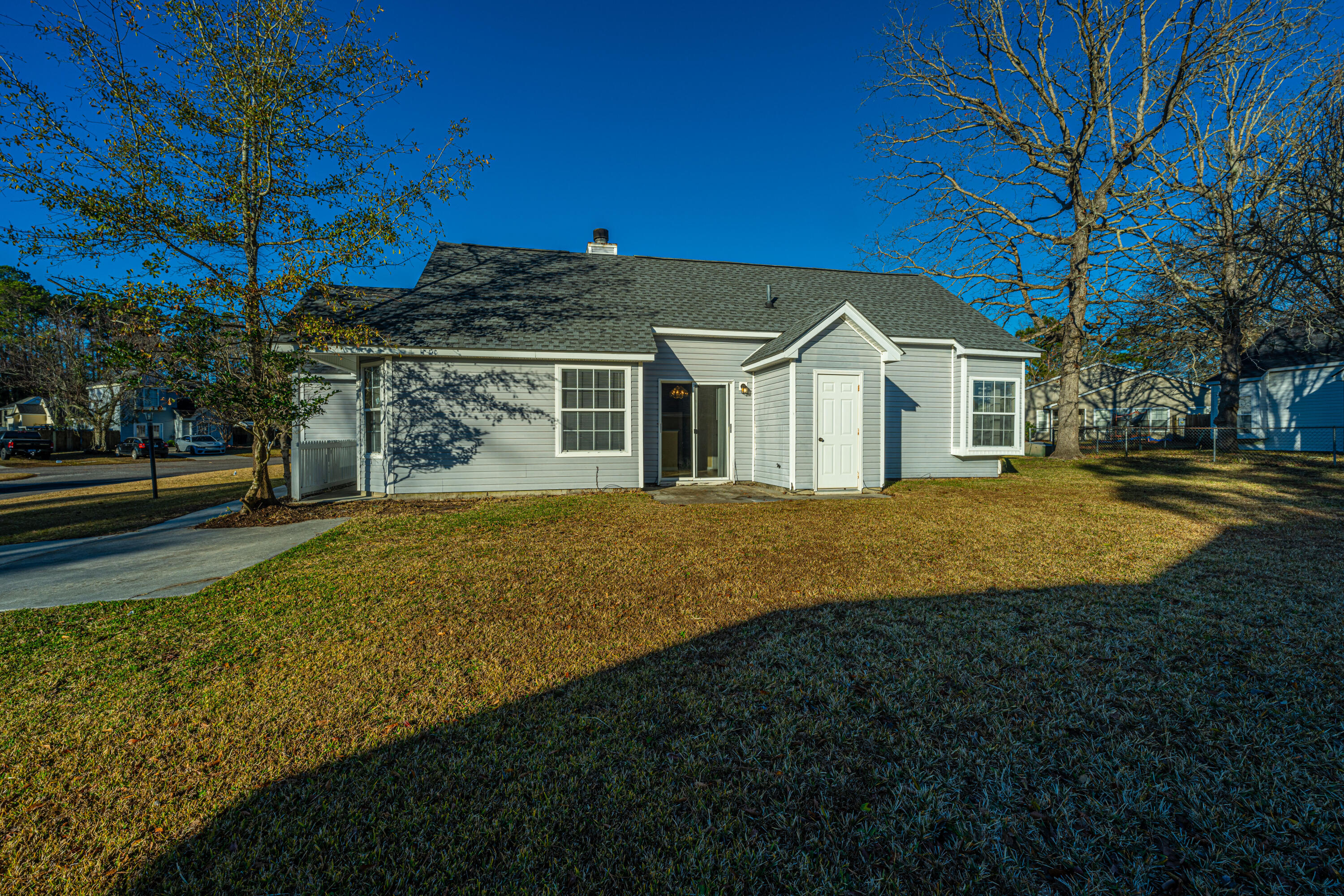 411 Hedge Way