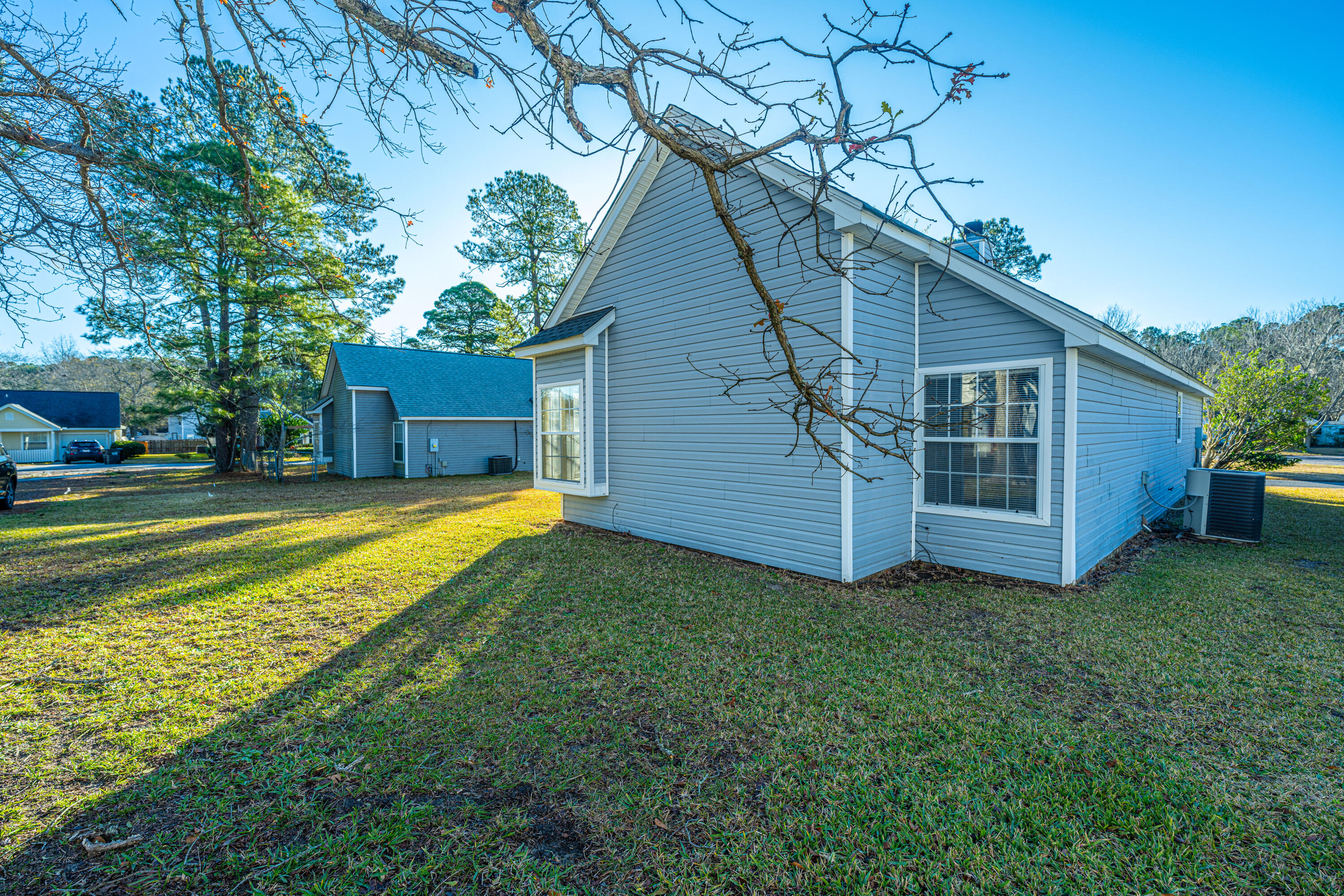 411 Hedge Way