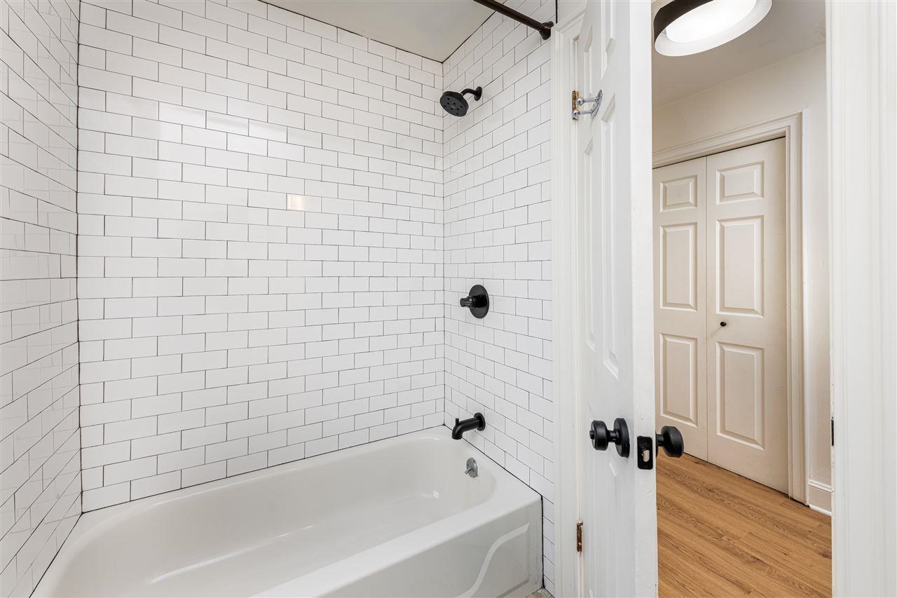 164 OGDEN AVE Unit: 305