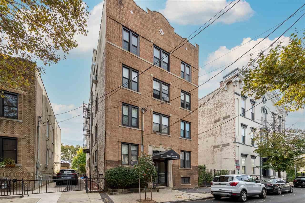 164 OGDEN AVE Unit: 305