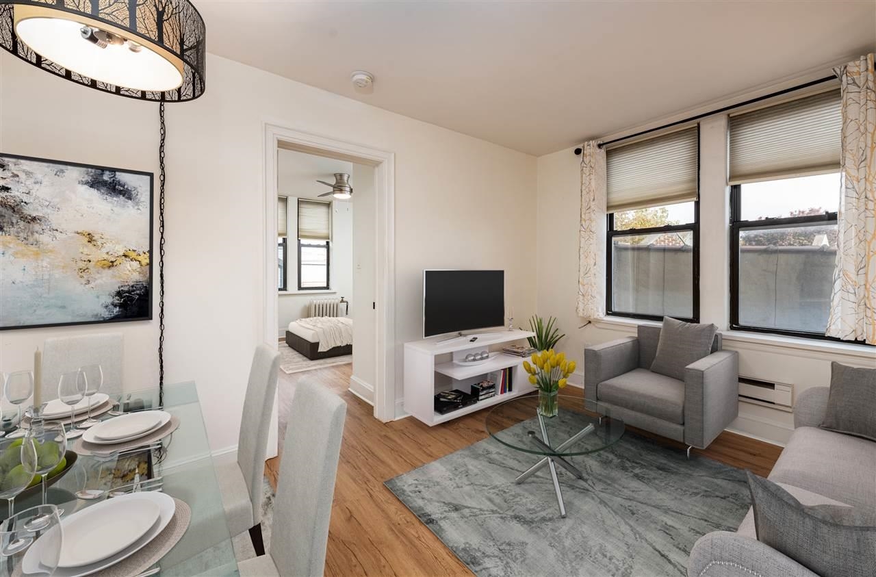 164 OGDEN AVE Unit: 305