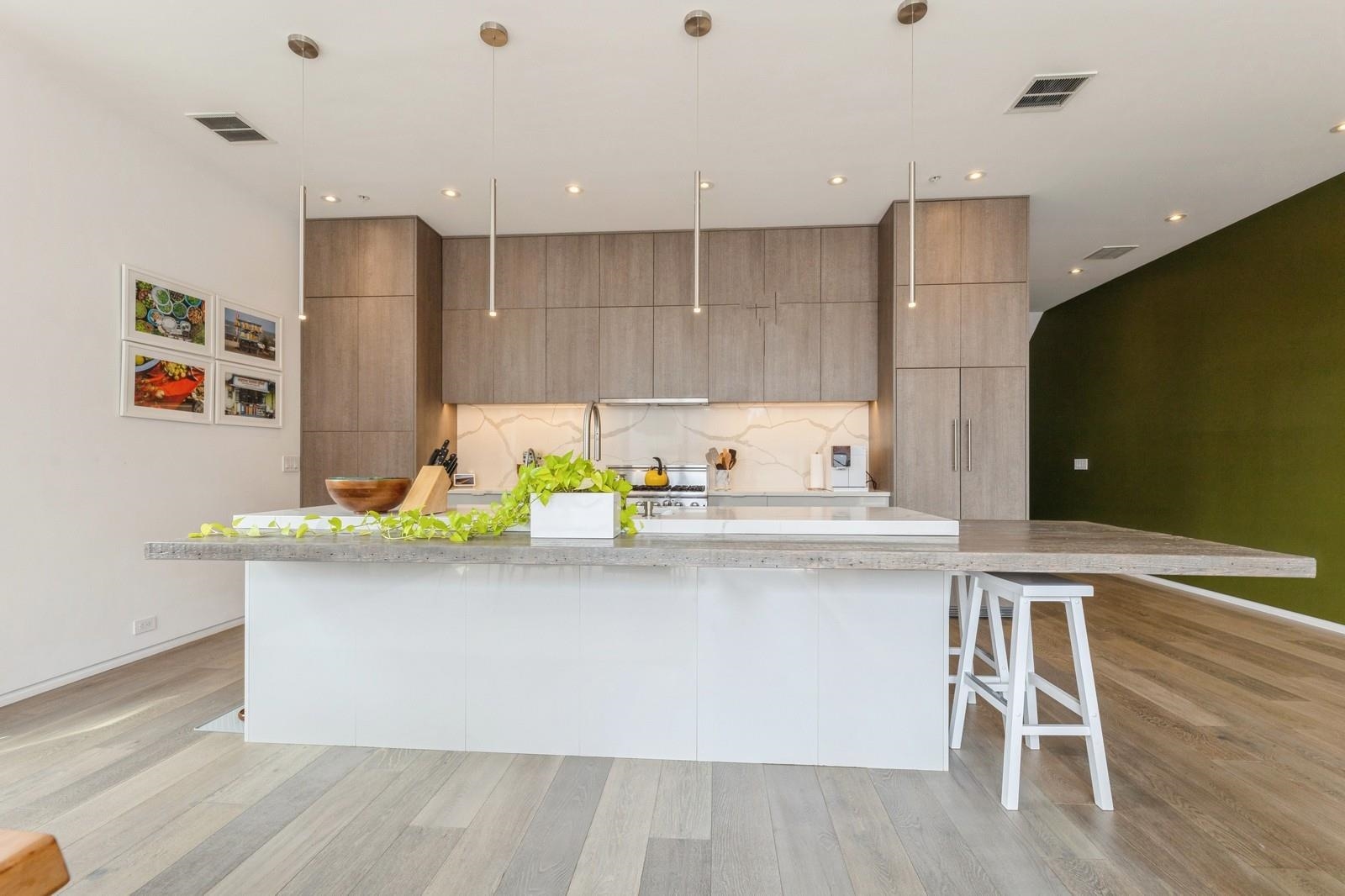 277 2ND ST Unit: 3