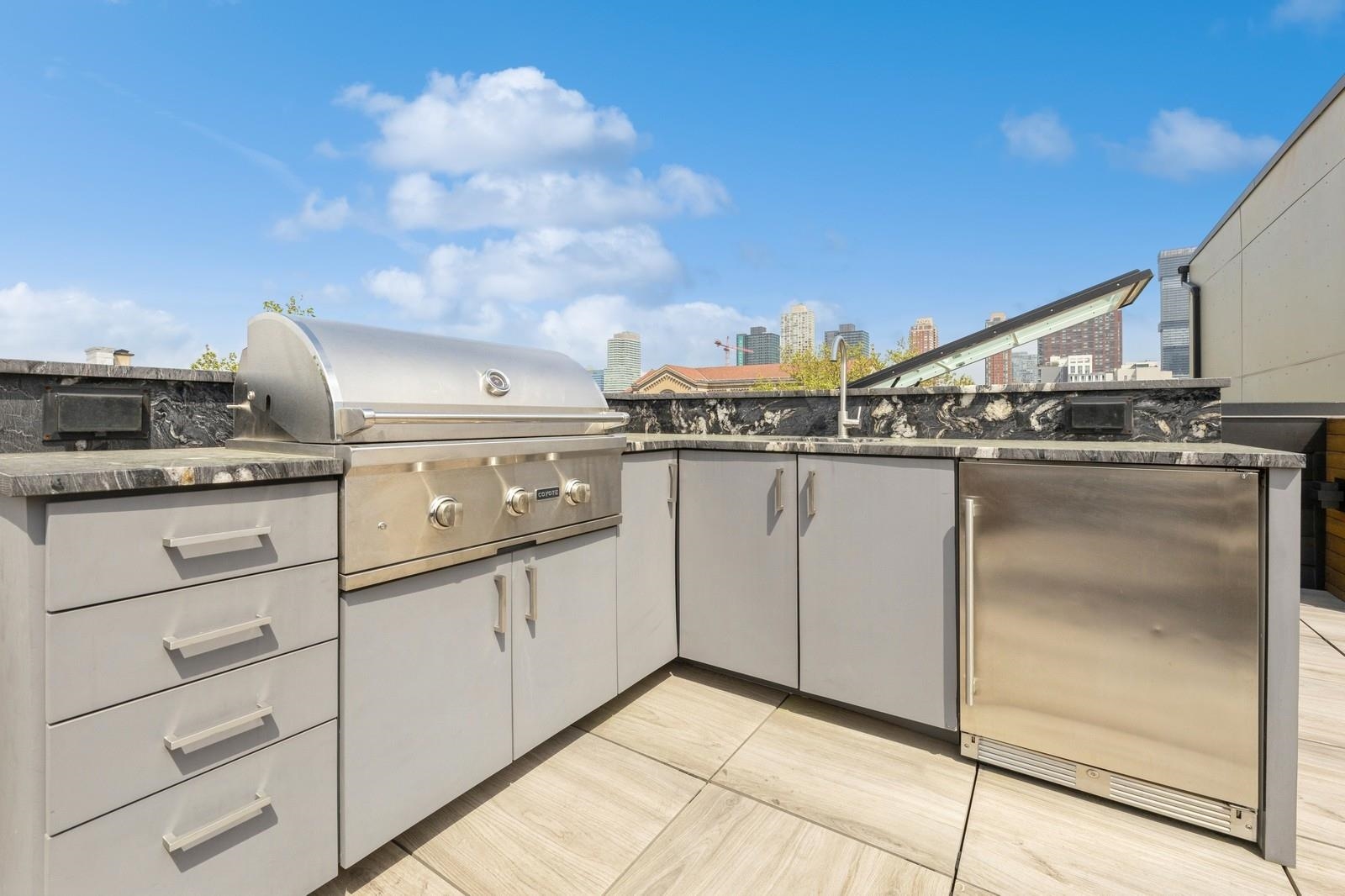 277 2ND ST Unit: 3