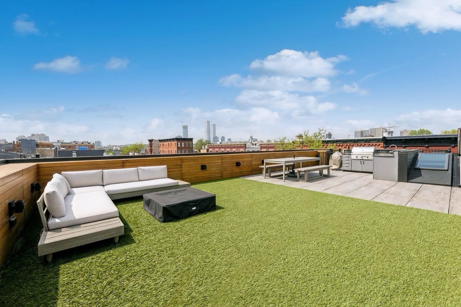 277 2ND ST Unit: 3