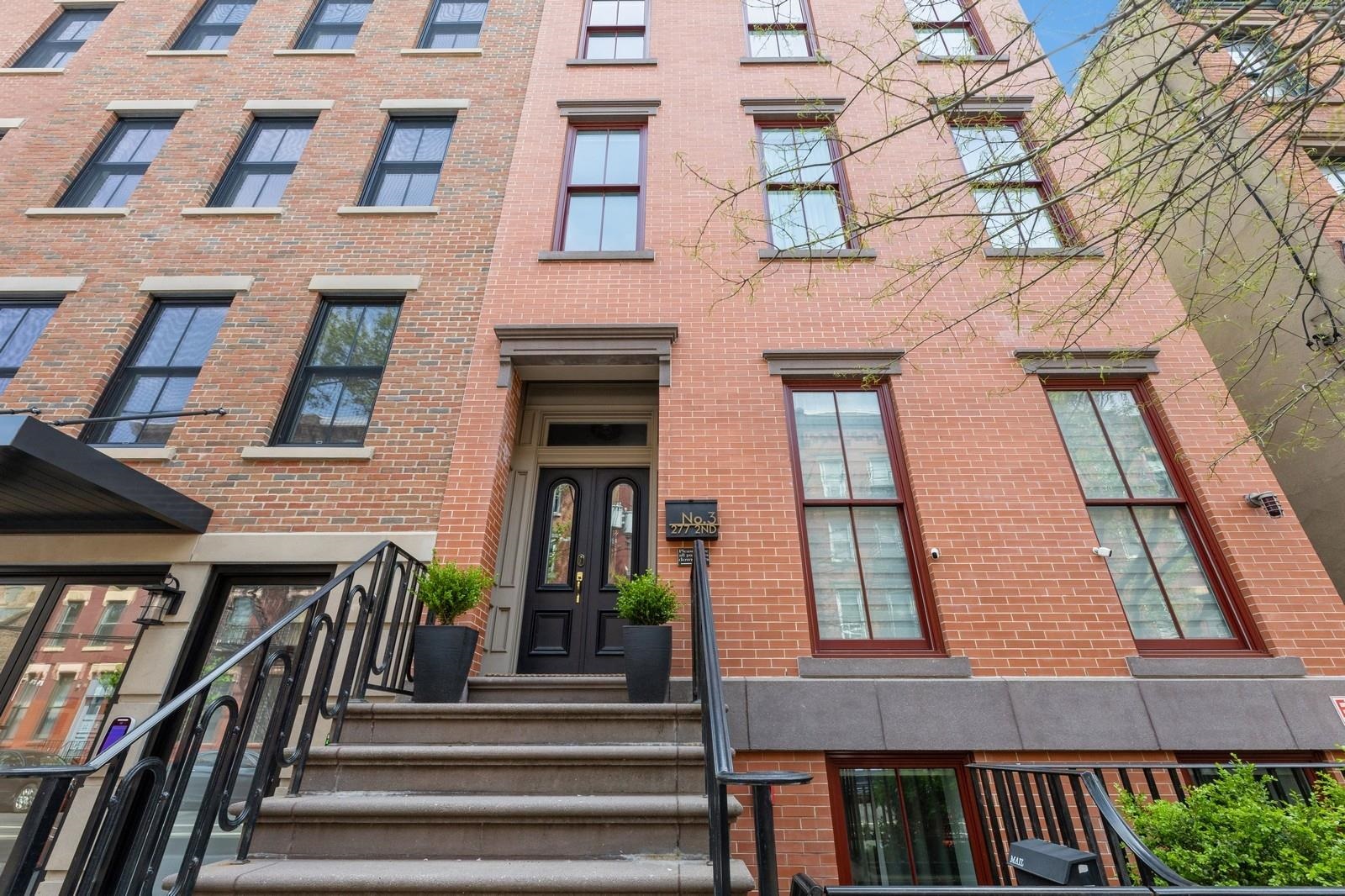 277 2ND ST Unit: 3