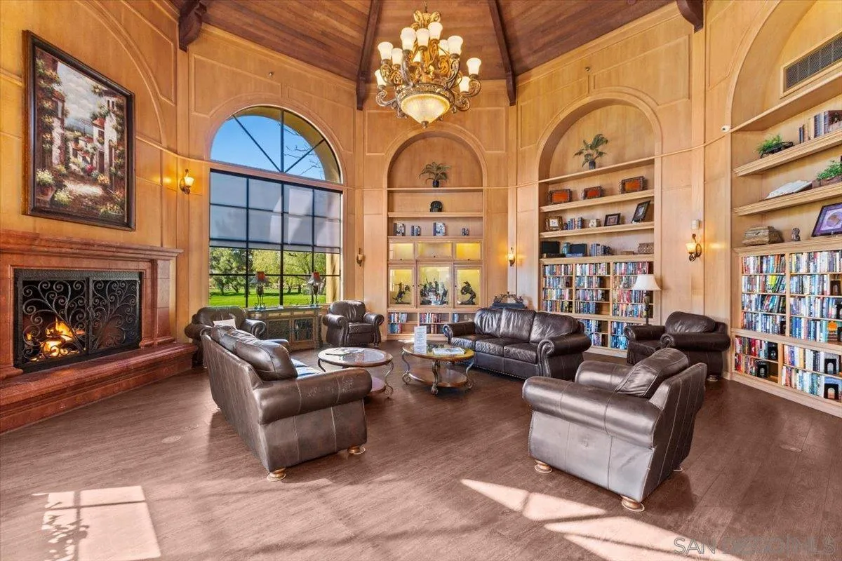 4801 Mission Hills Dr