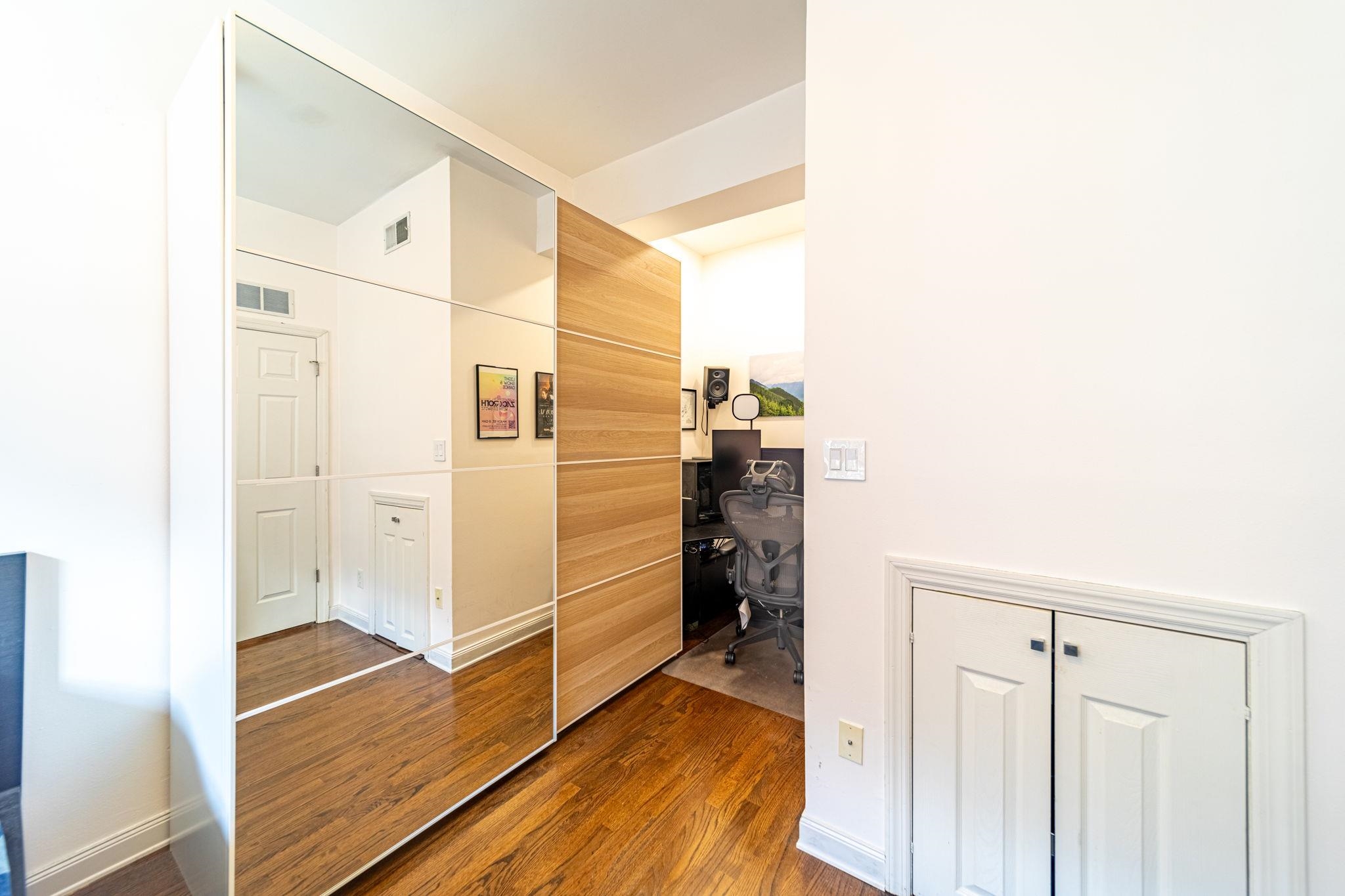 227 CHRISTOPHER COLUMBUS DR Unit: 205B