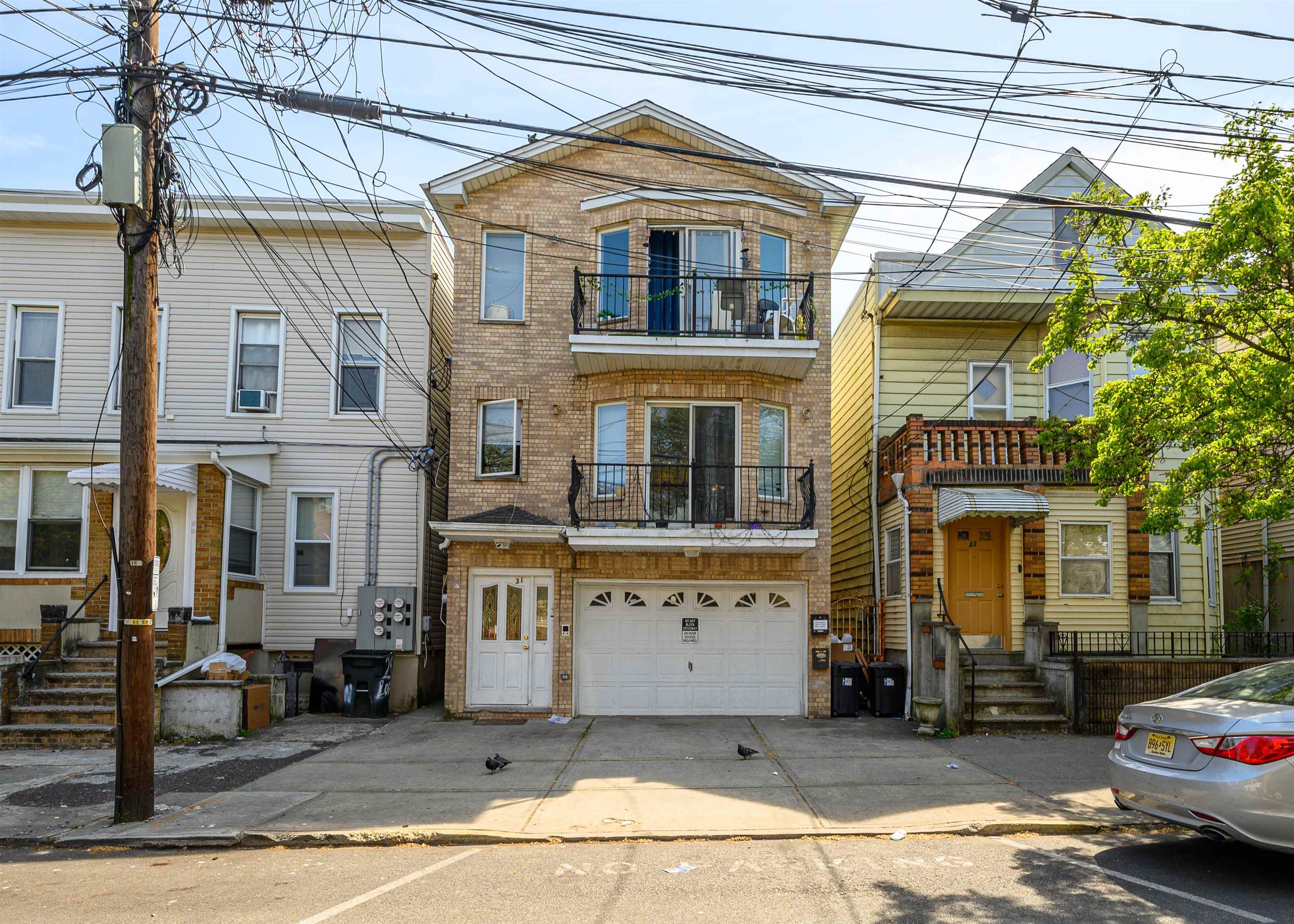 31 LOGAN AVE