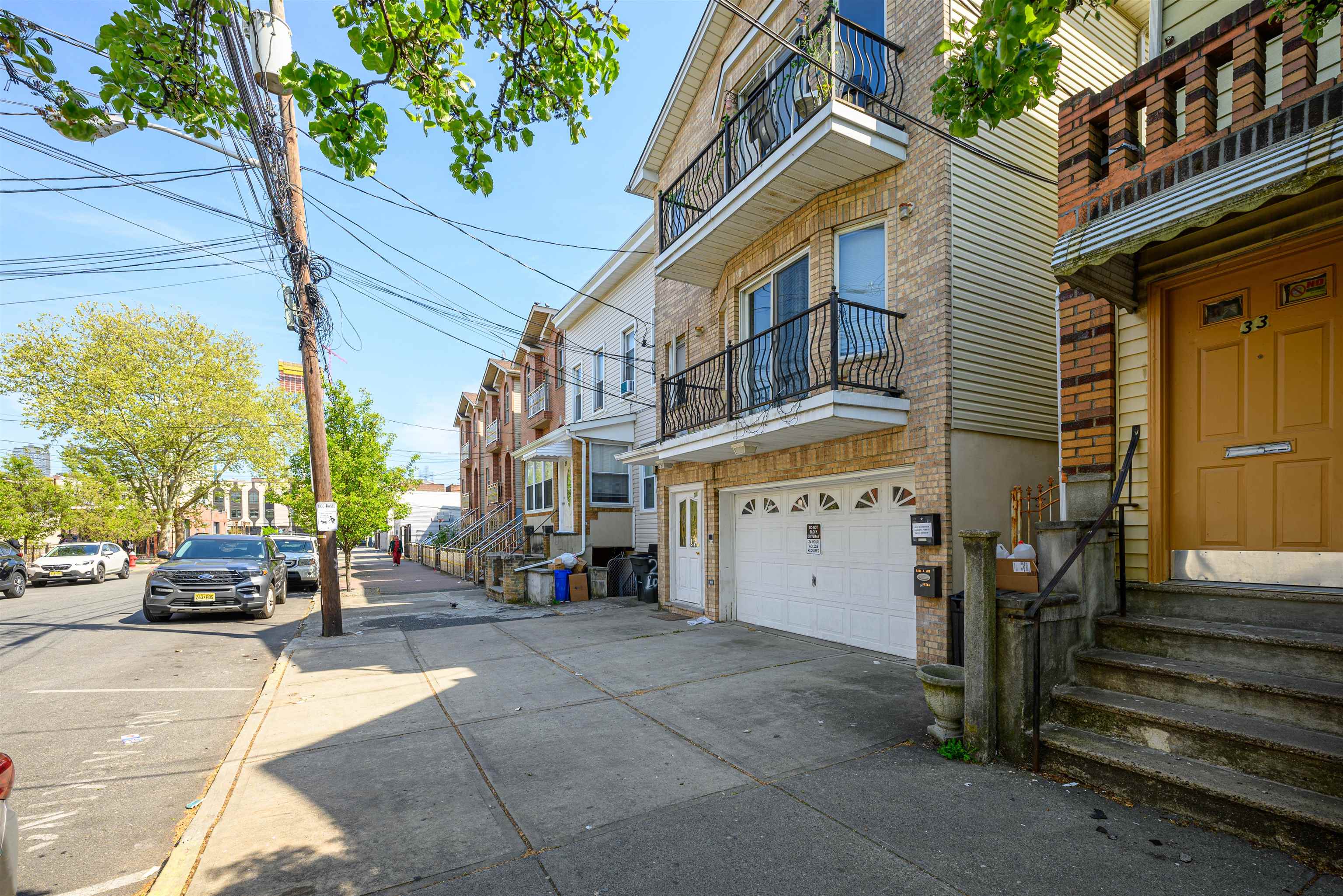 31 LOGAN AVE