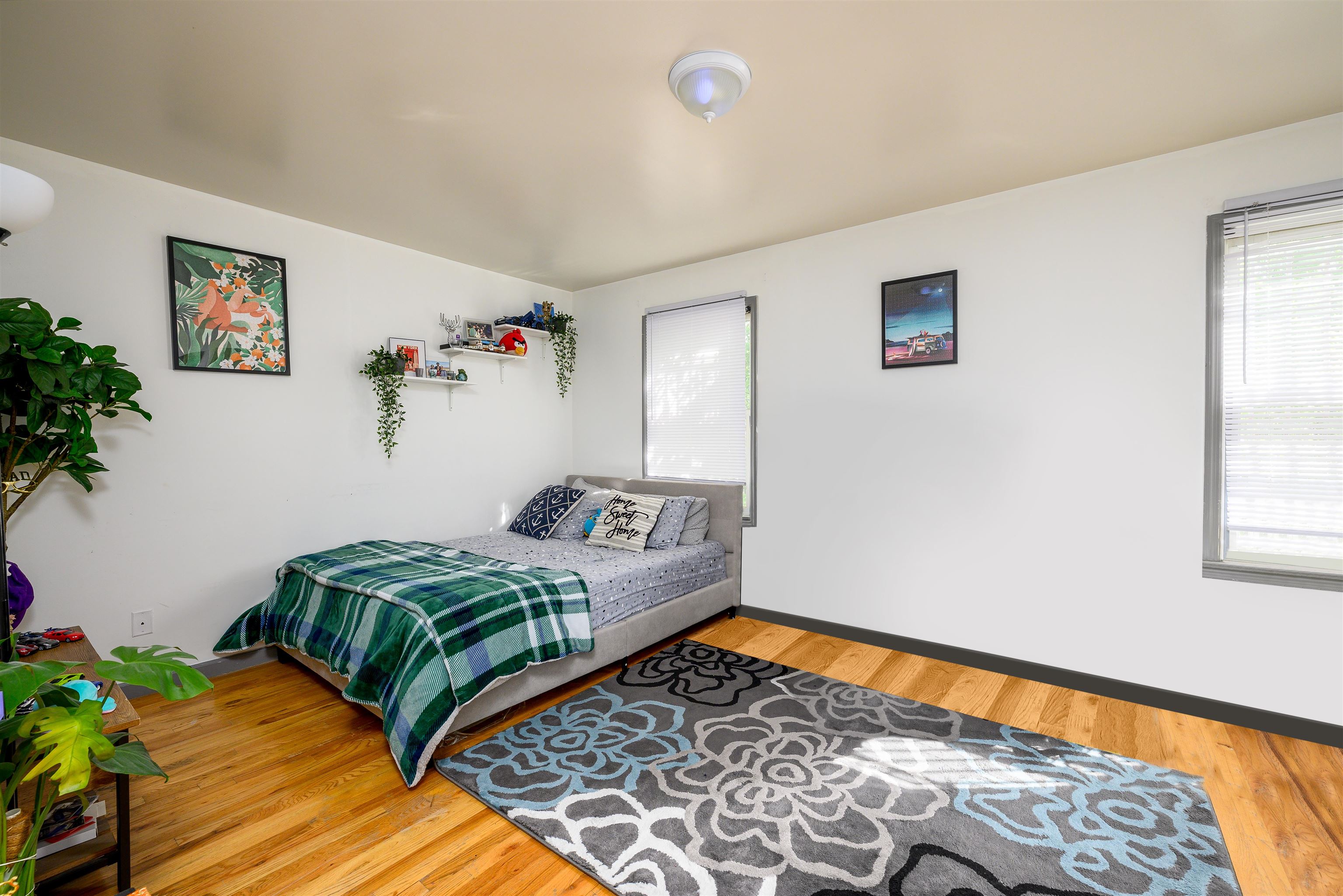 31 LOGAN AVE