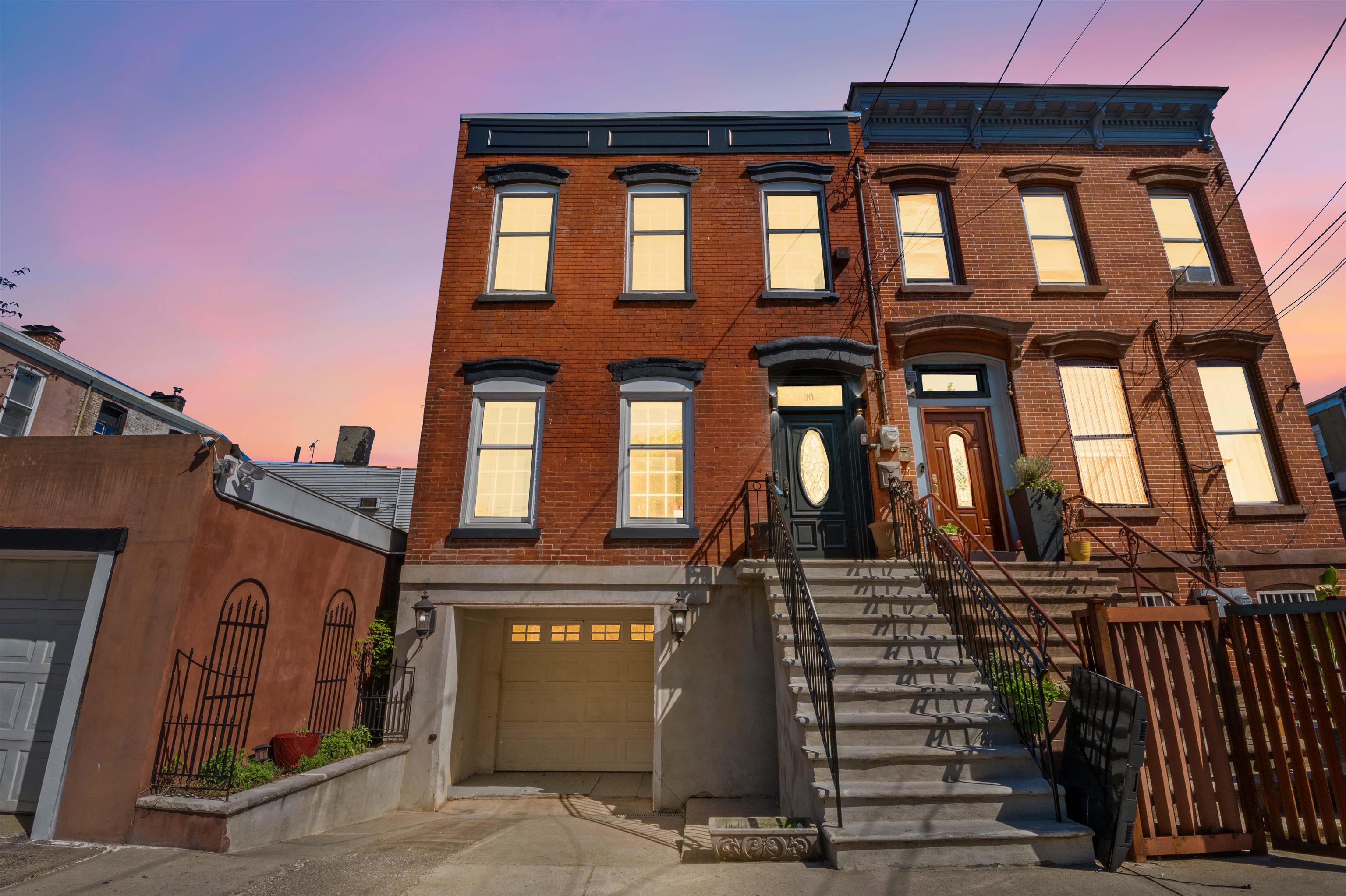 30 SACKETT ST