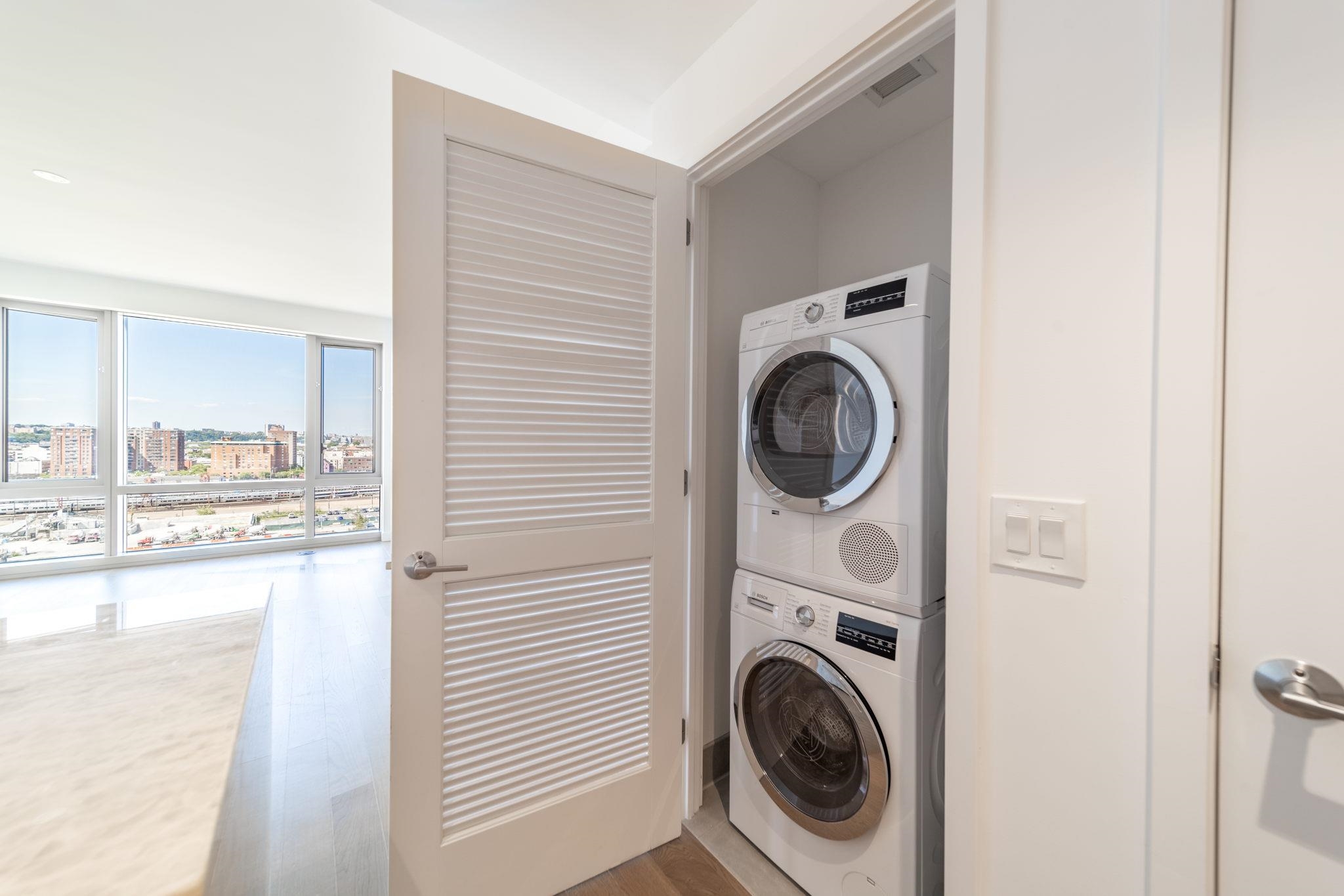 75 PARK LANE SOUTH Unit: 1104