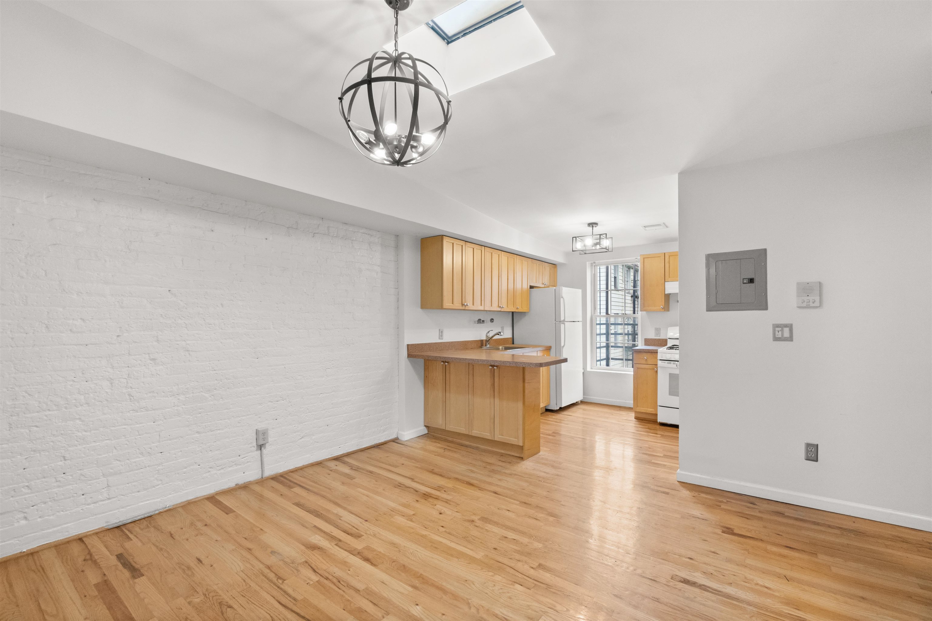 316.5 6TH ST Unit: 3