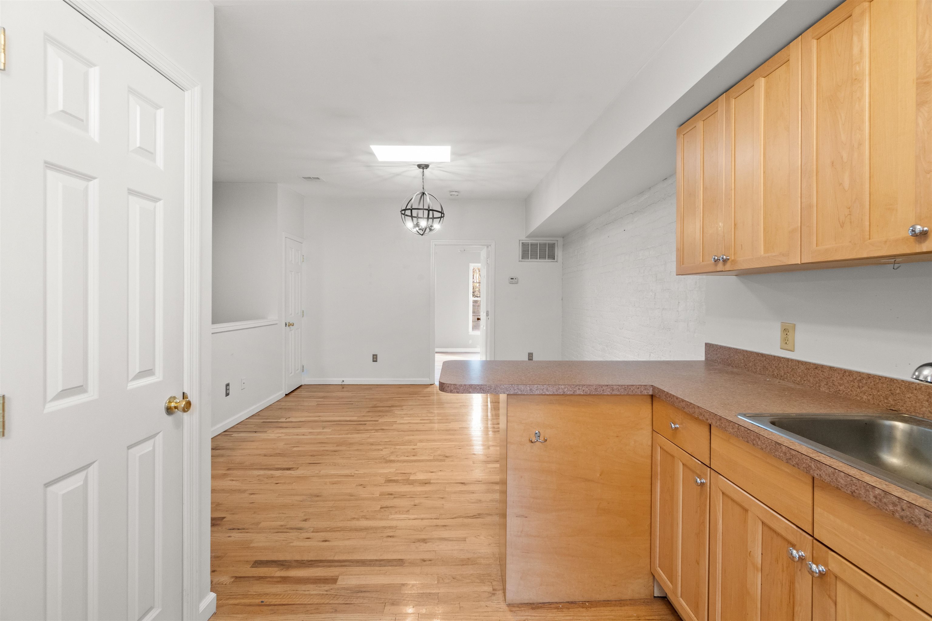 316.5 6TH ST Unit: 3