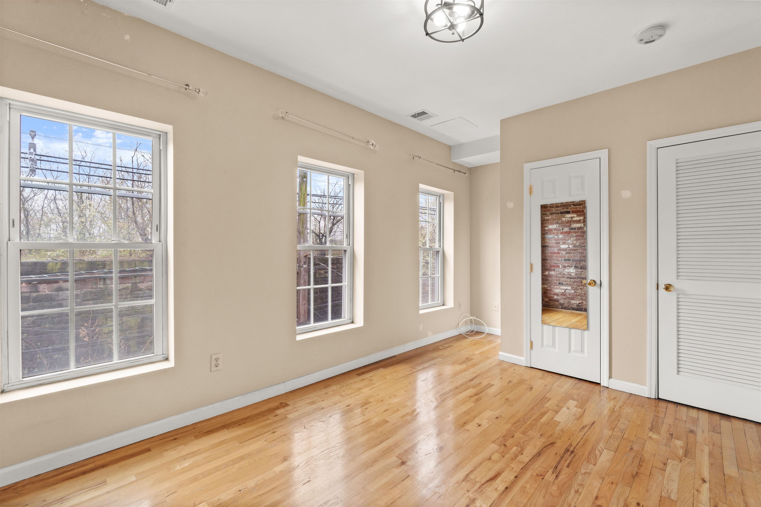316.5 6TH ST Unit: 3