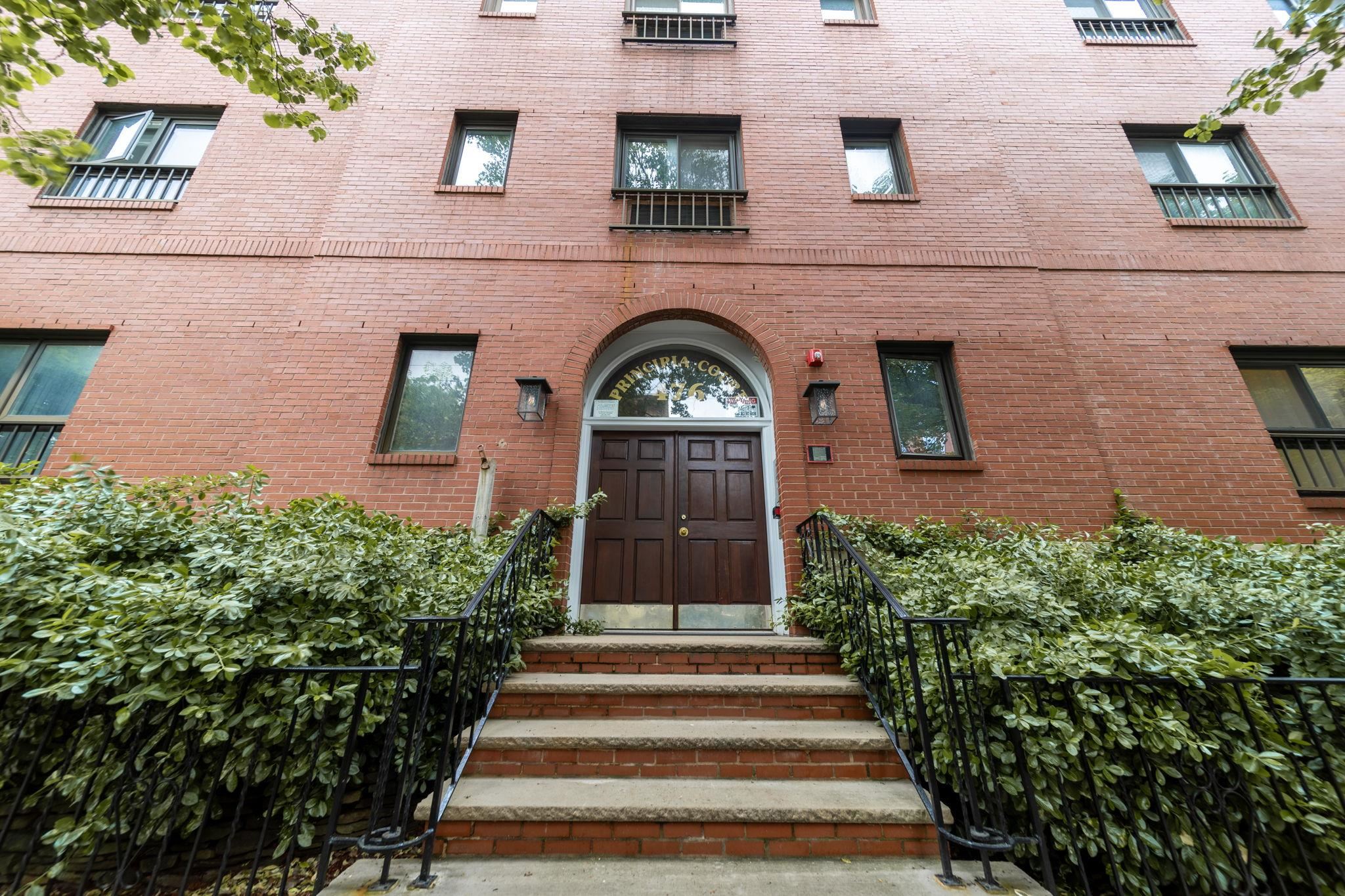 476 MONMOUTH AVE Unit: 205