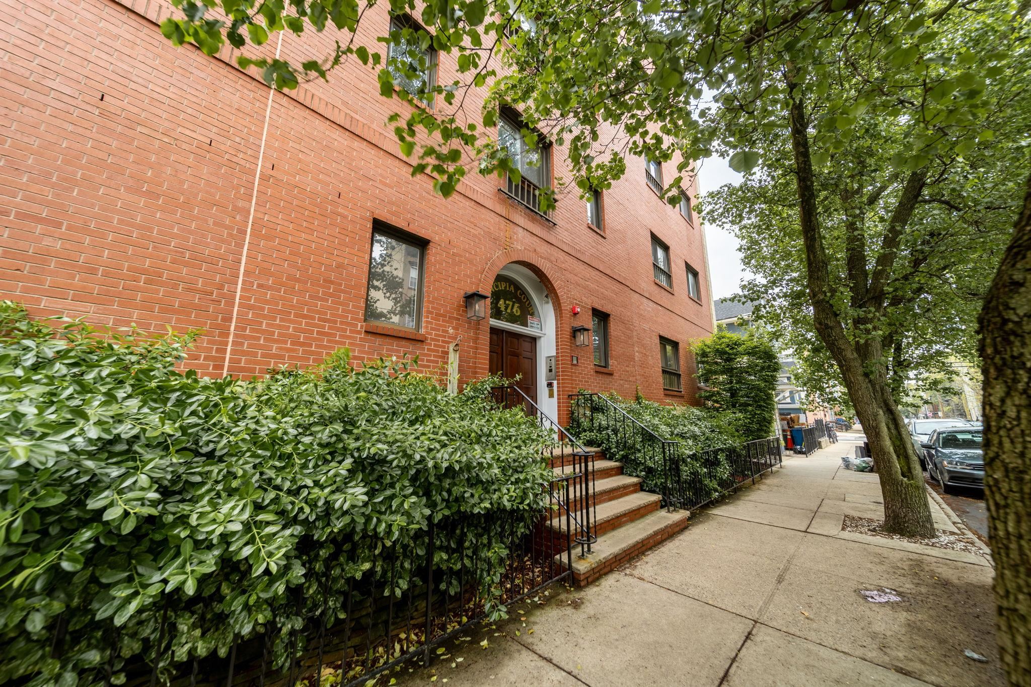 476 MONMOUTH AVE Unit: 205