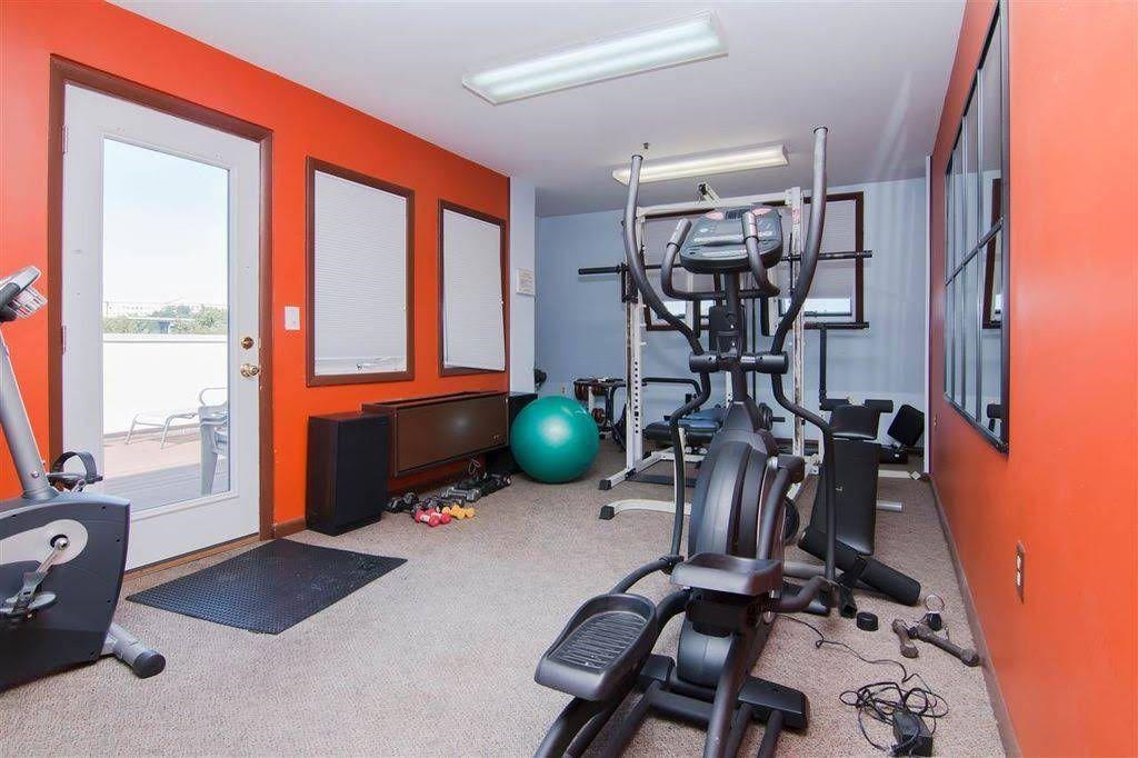 476 MONMOUTH AVE Unit: 205