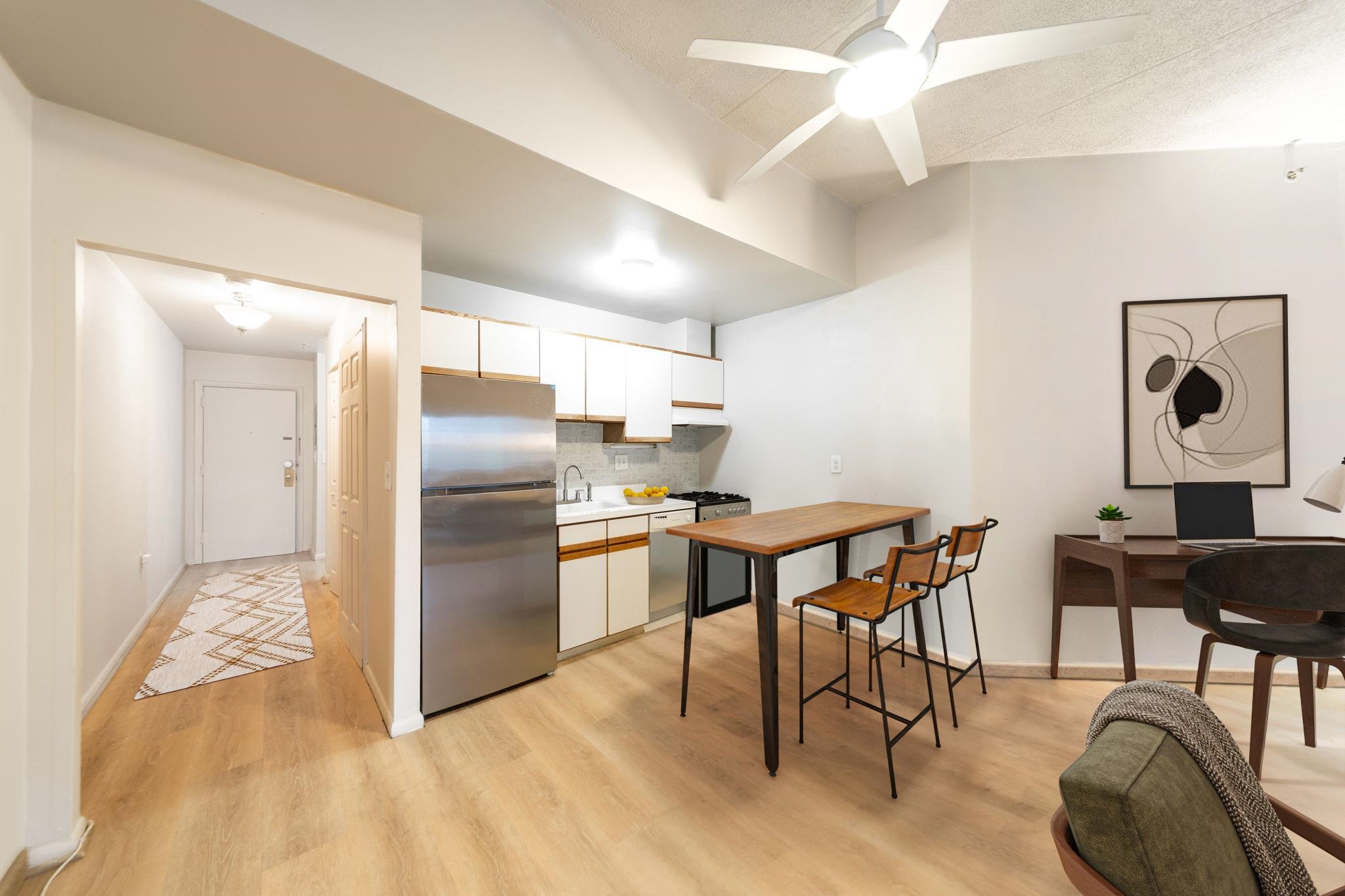 476 MONMOUTH AVE Unit: 205