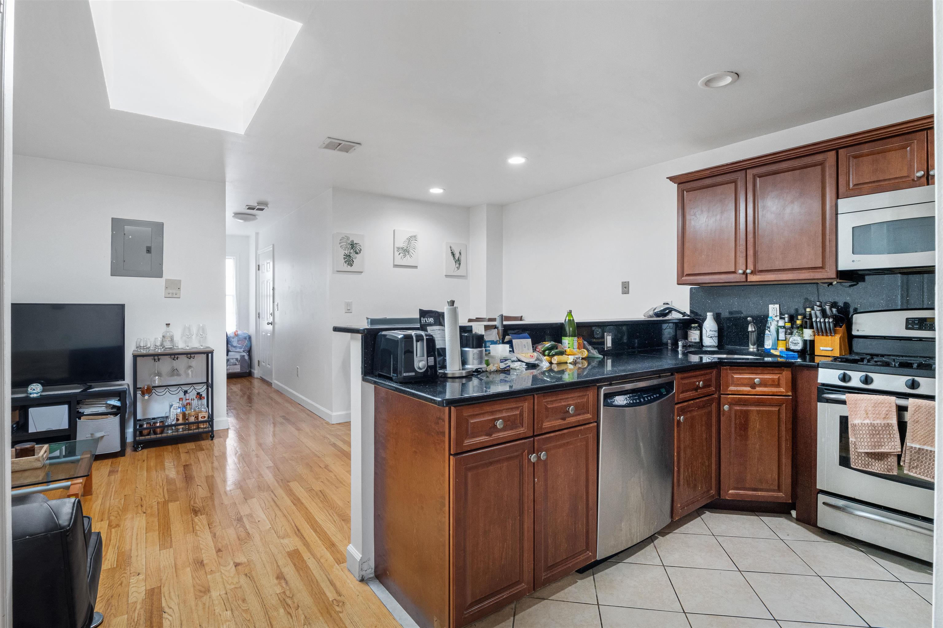 379 1ST ST Unit: 2