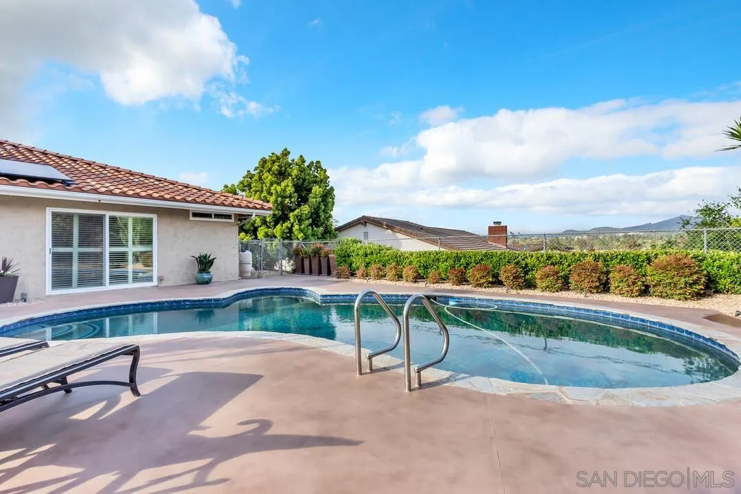 17215 Regalo Ln