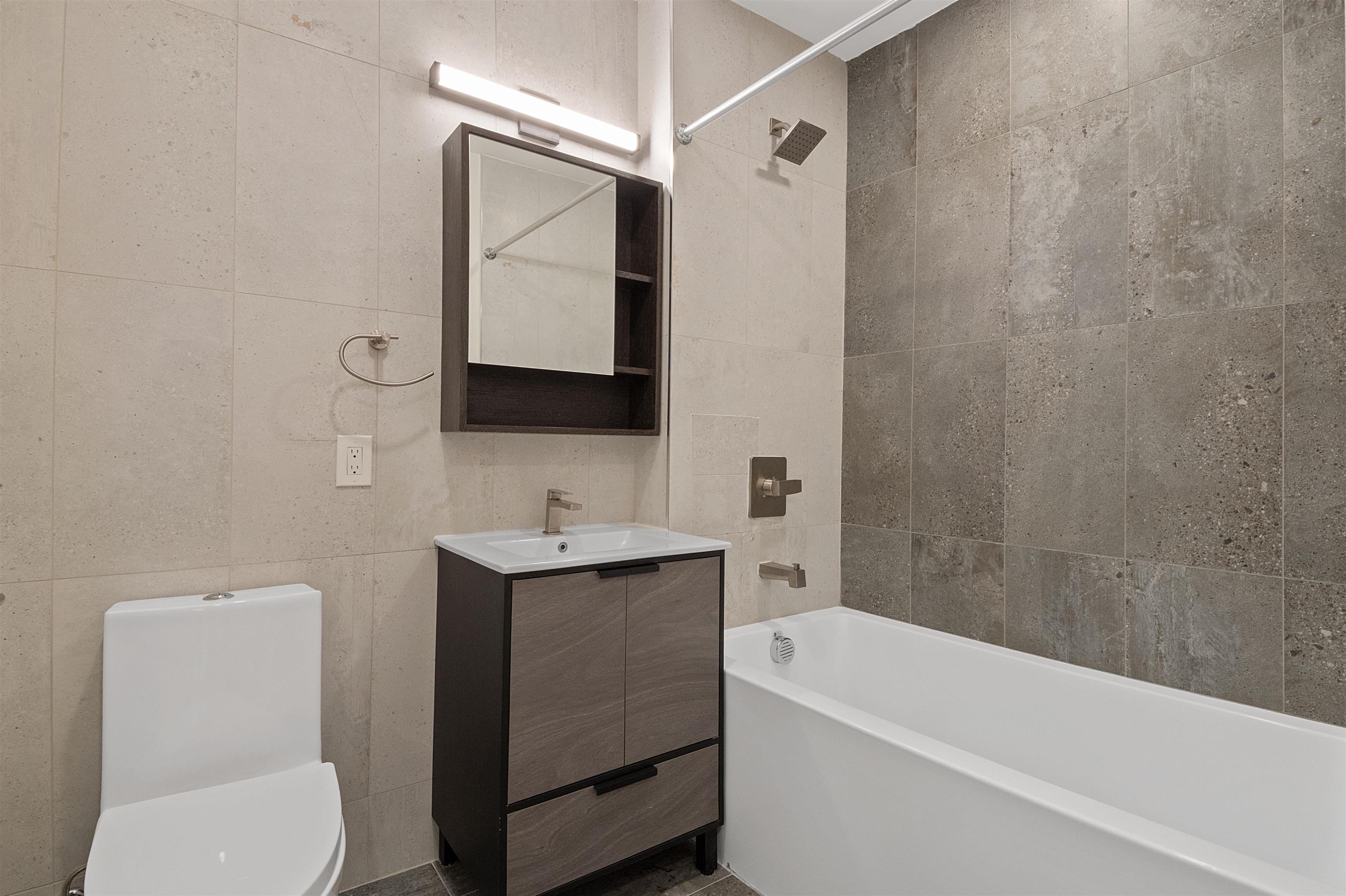 144 SUMMIT AVE Unit: 805