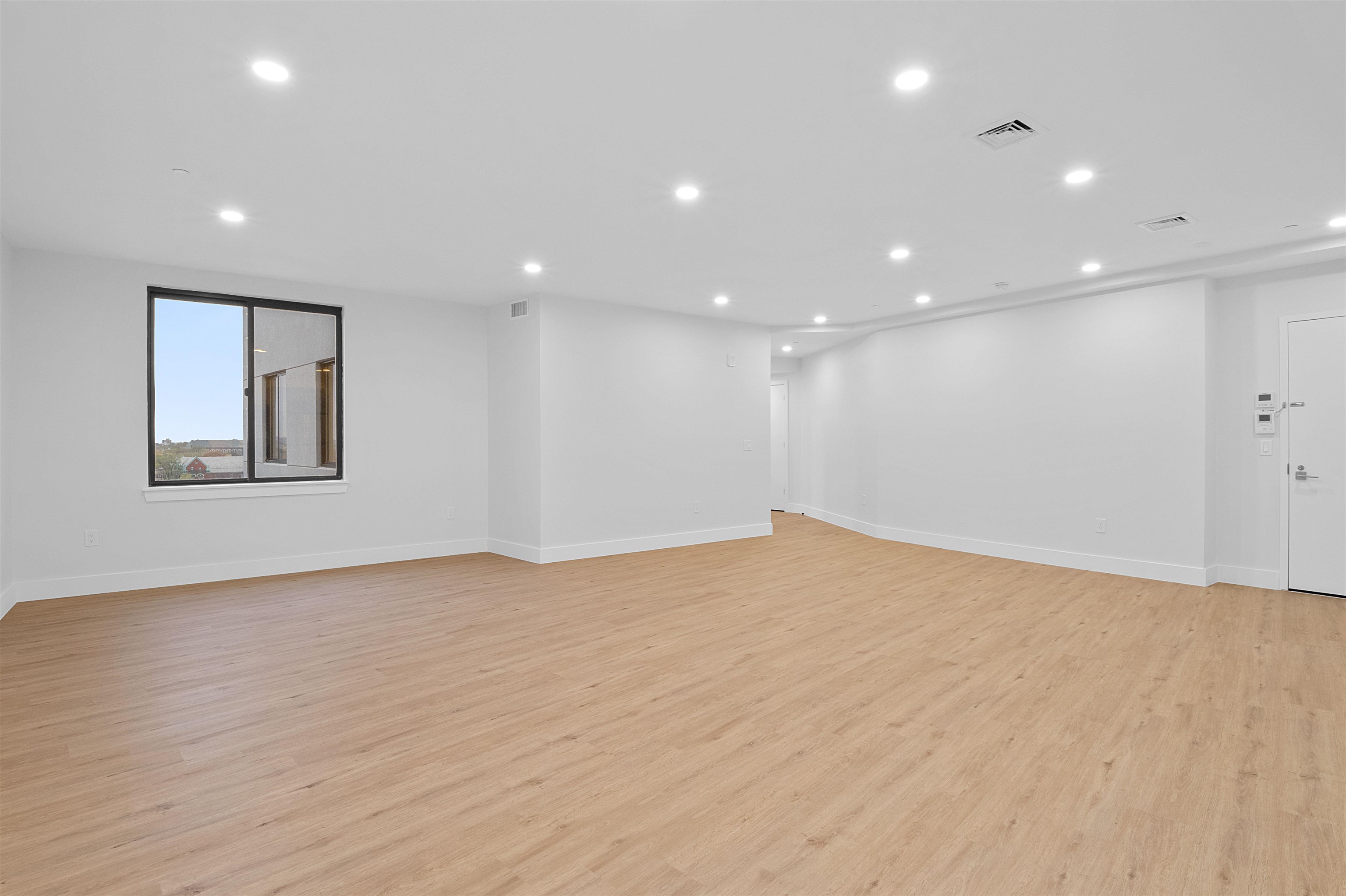 144 SUMMIT AVE Unit: 805