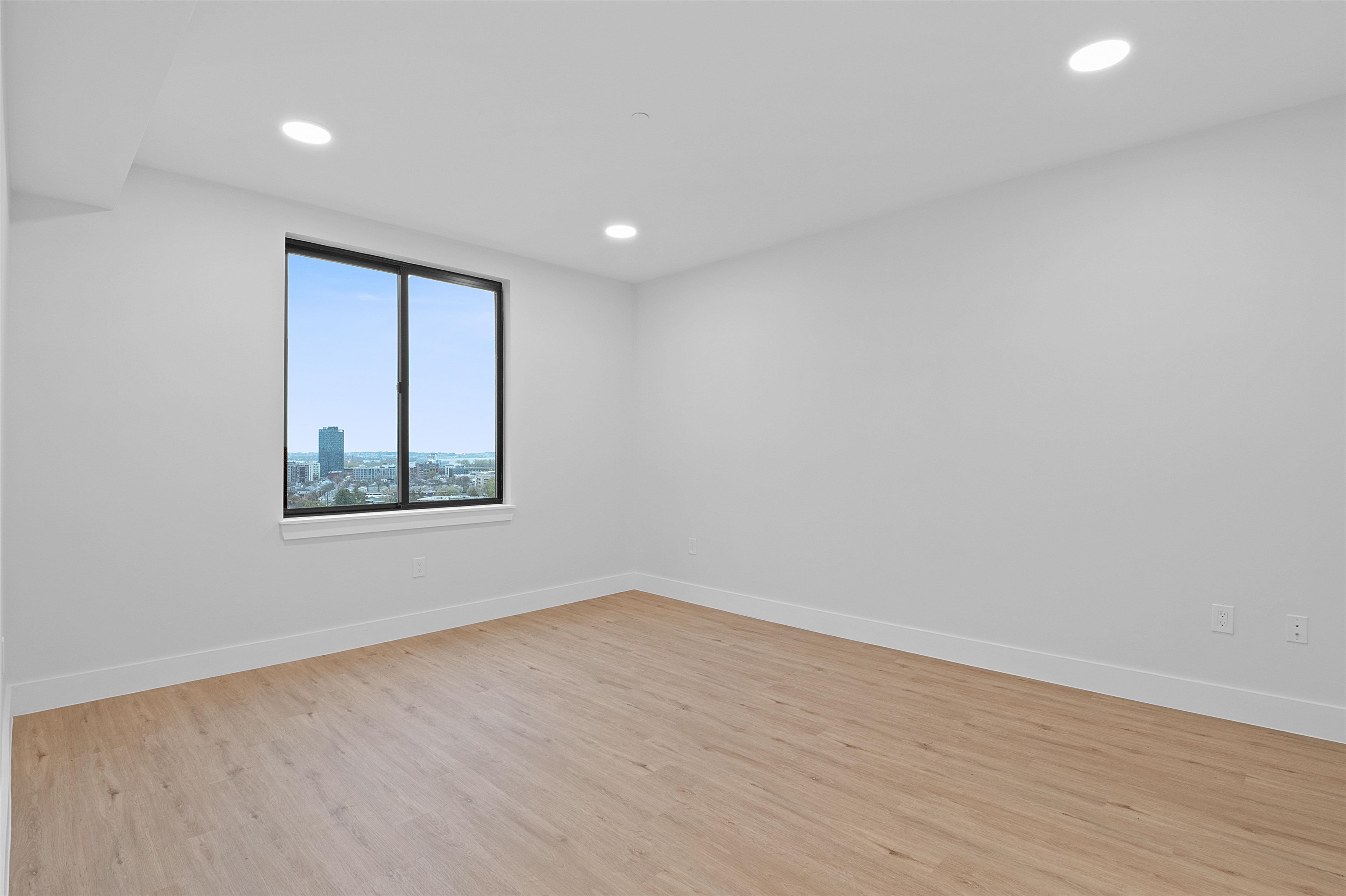 144 SUMMIT AVE Unit: 805