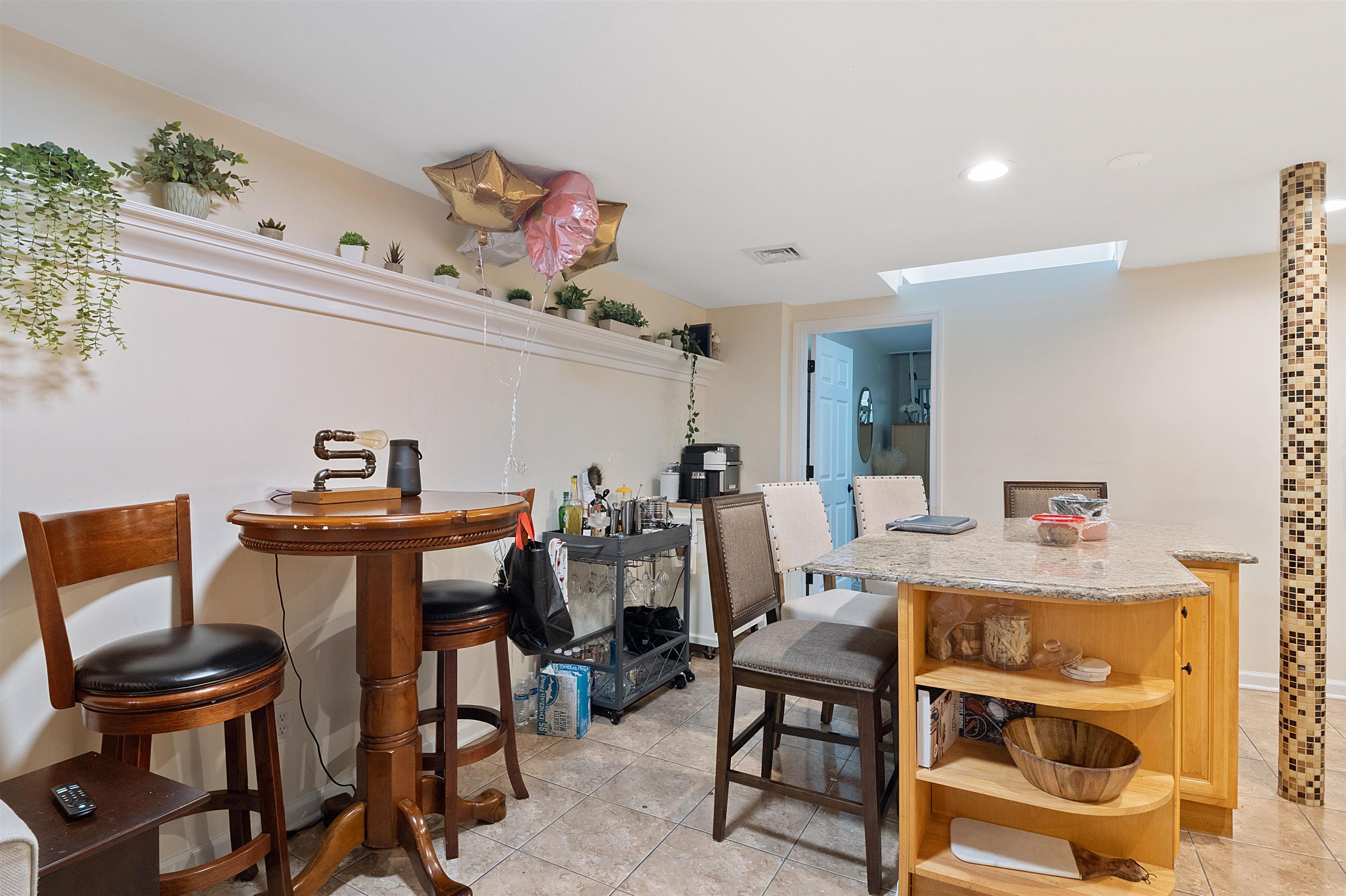 461 1ST ST Unit: 1R