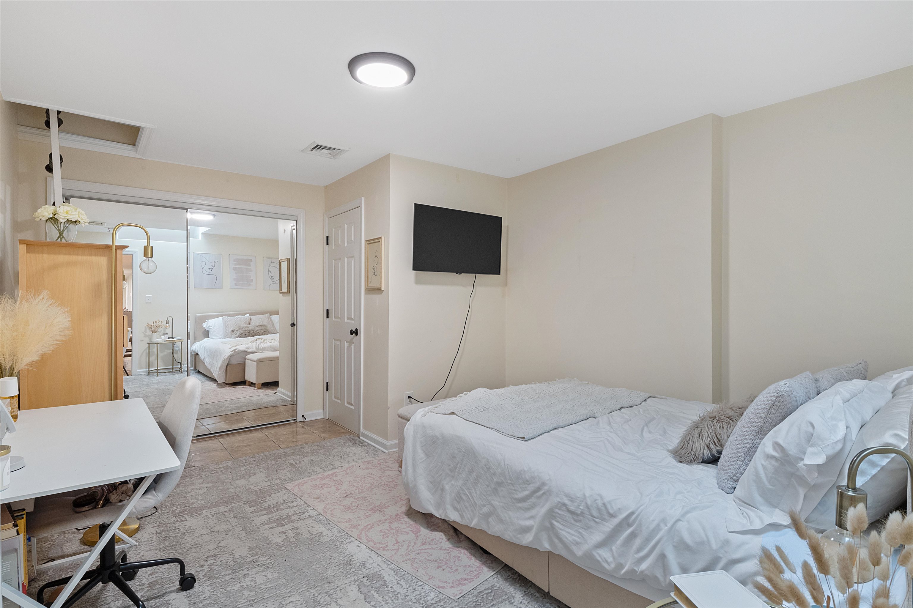 461 1ST ST Unit: 1R