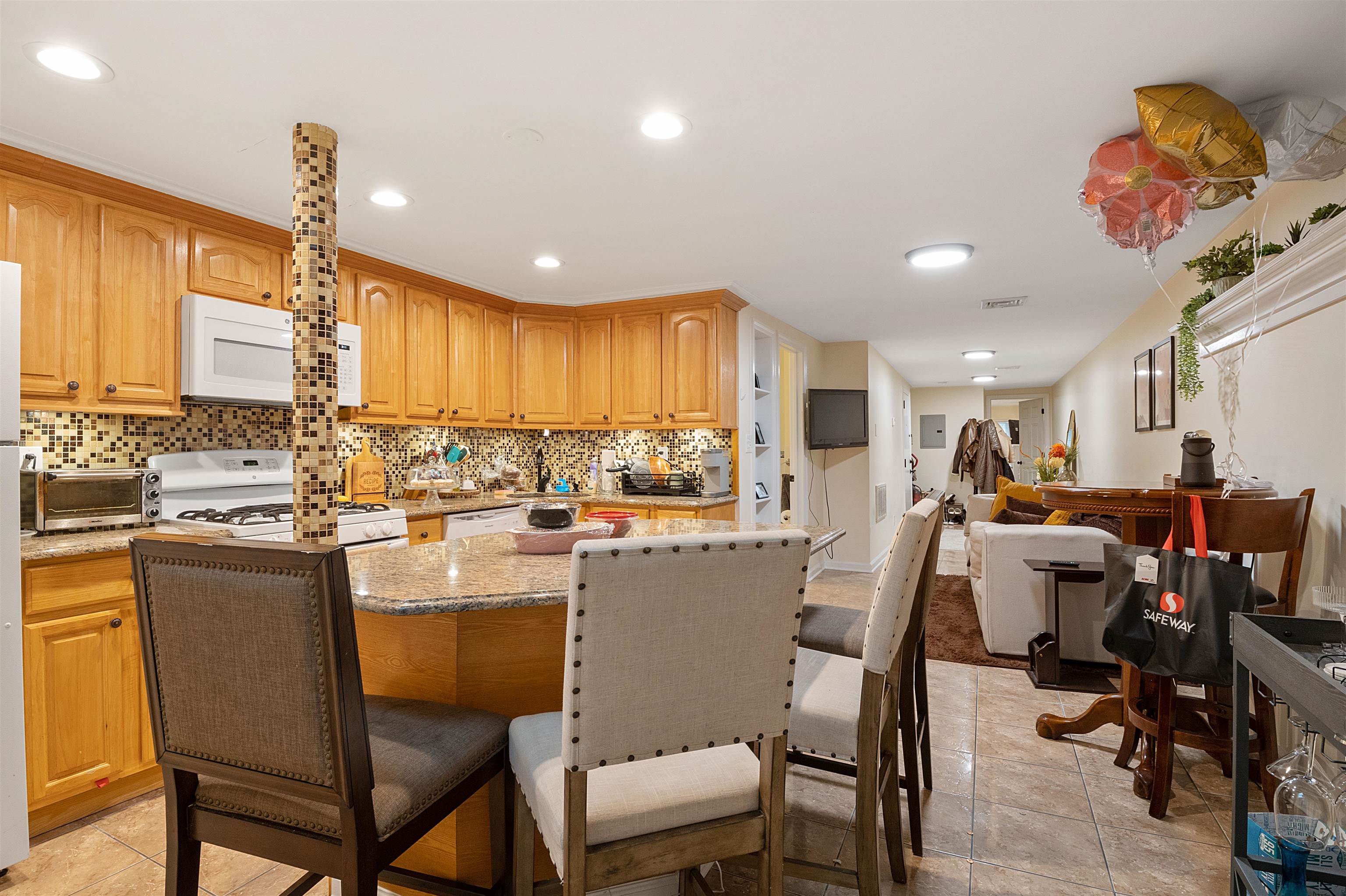 461 1ST ST Unit: 1R