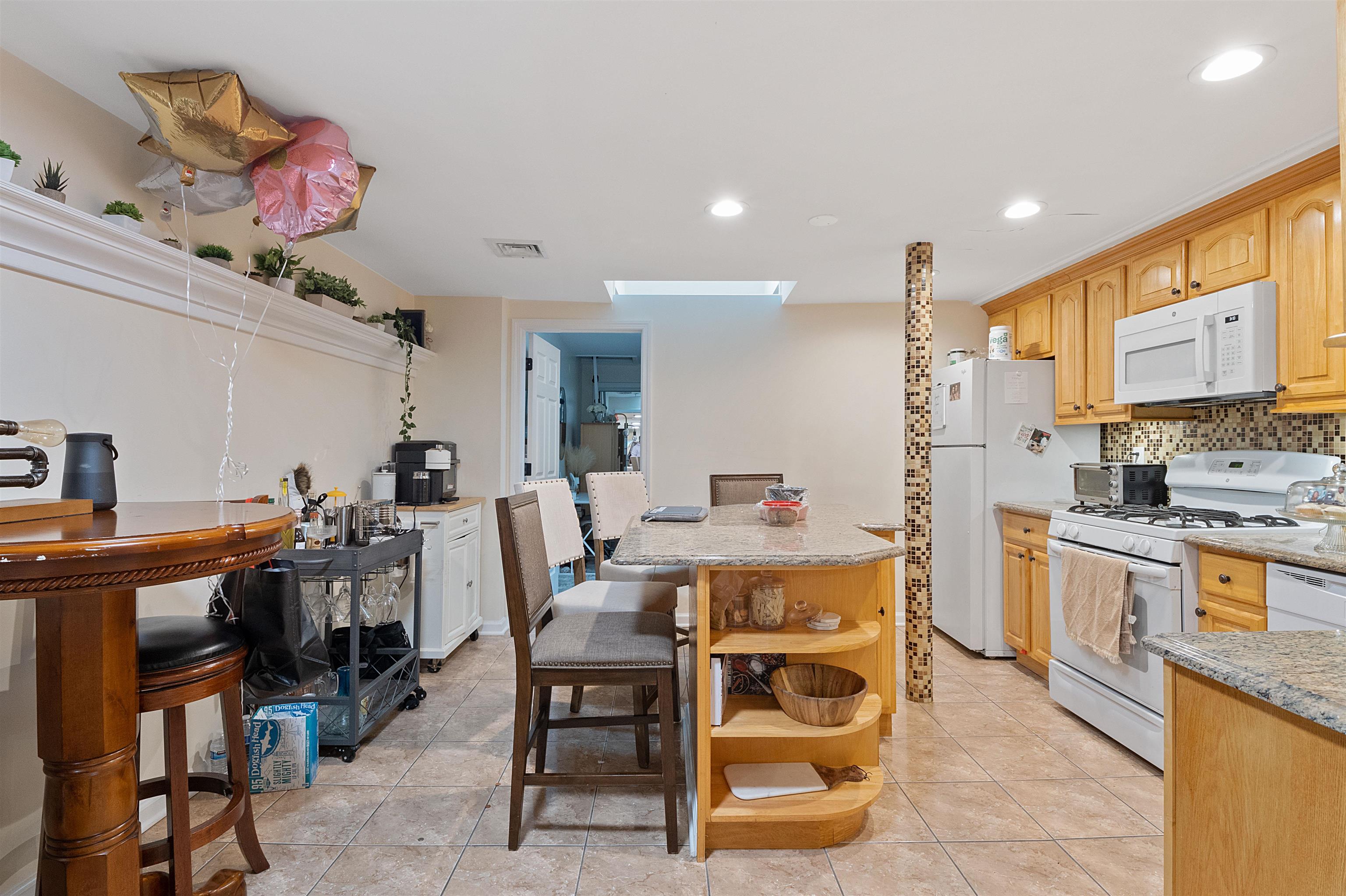461 1ST ST Unit: 1R