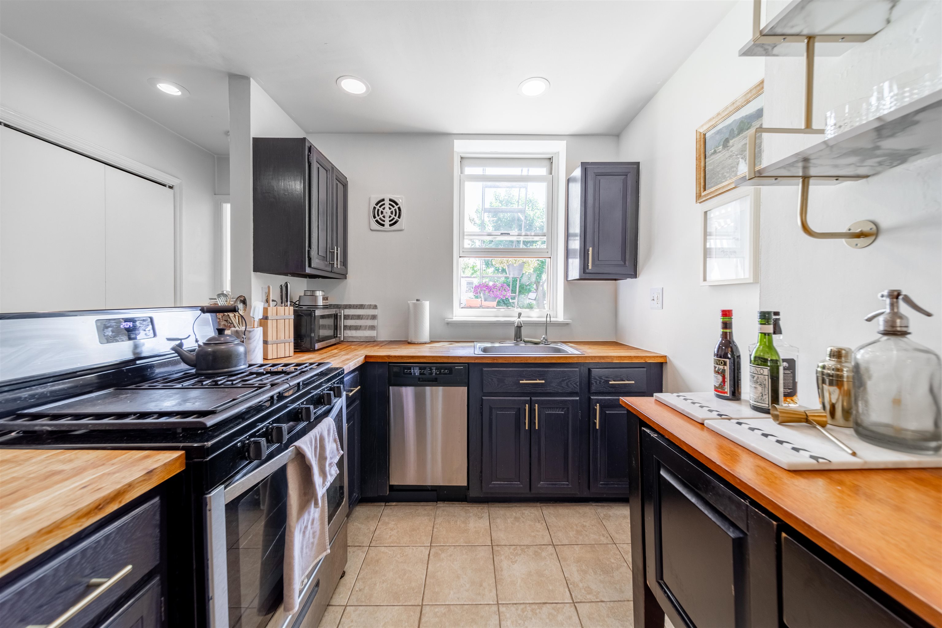 213 7TH ST Unit: 3