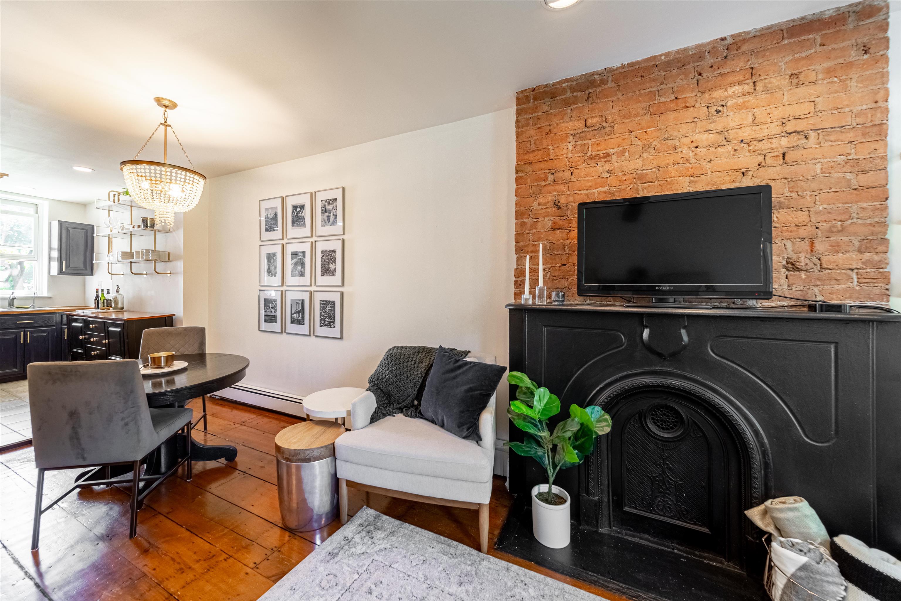 213 7TH ST Unit: 3