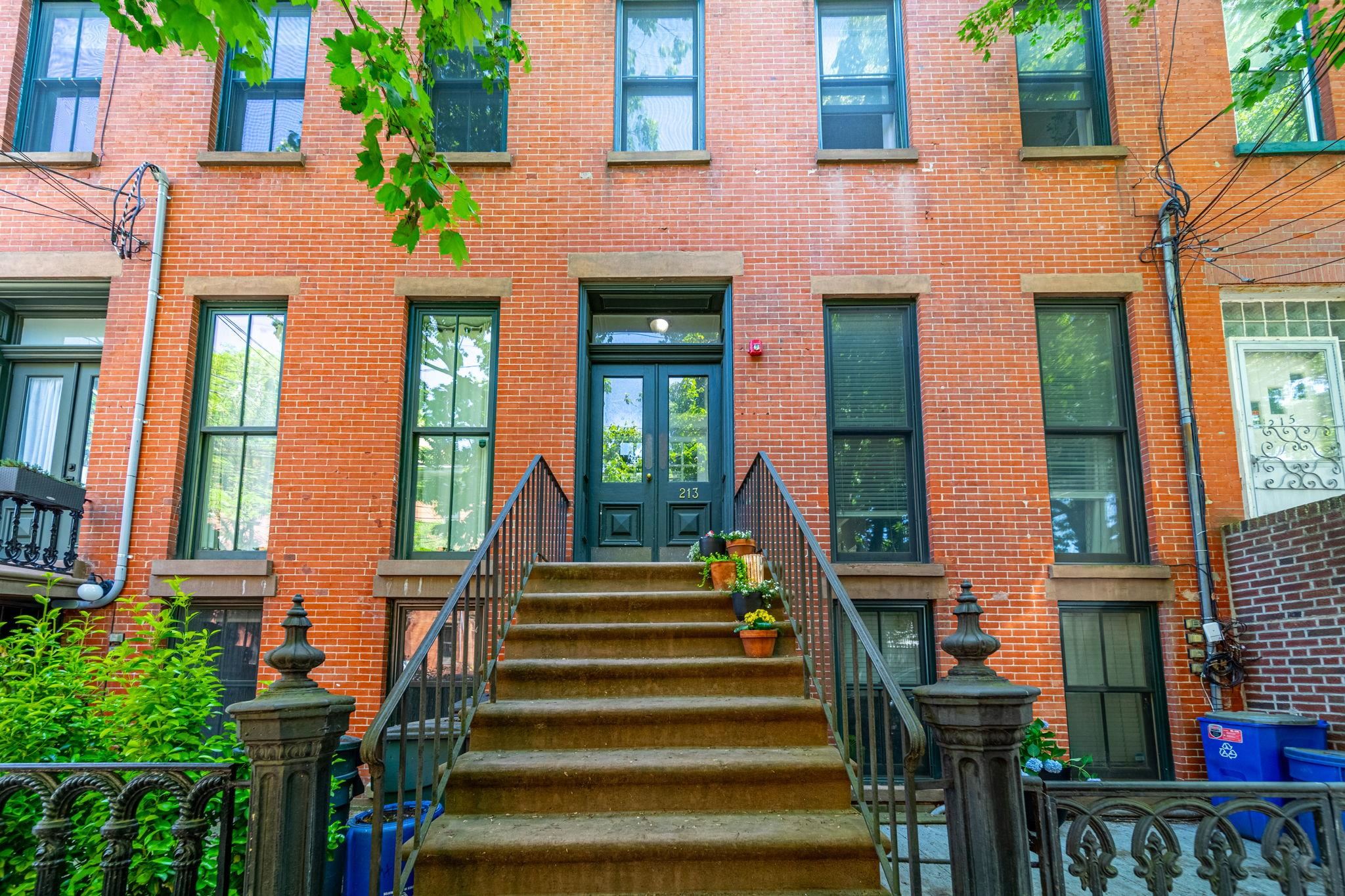 213 7TH ST Unit: 3