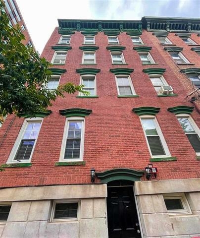 72 GARDEN ST Unit: 4
