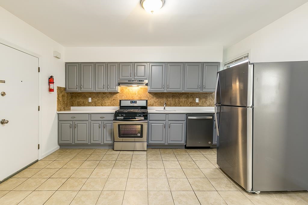 171 COLUMBIA AVE